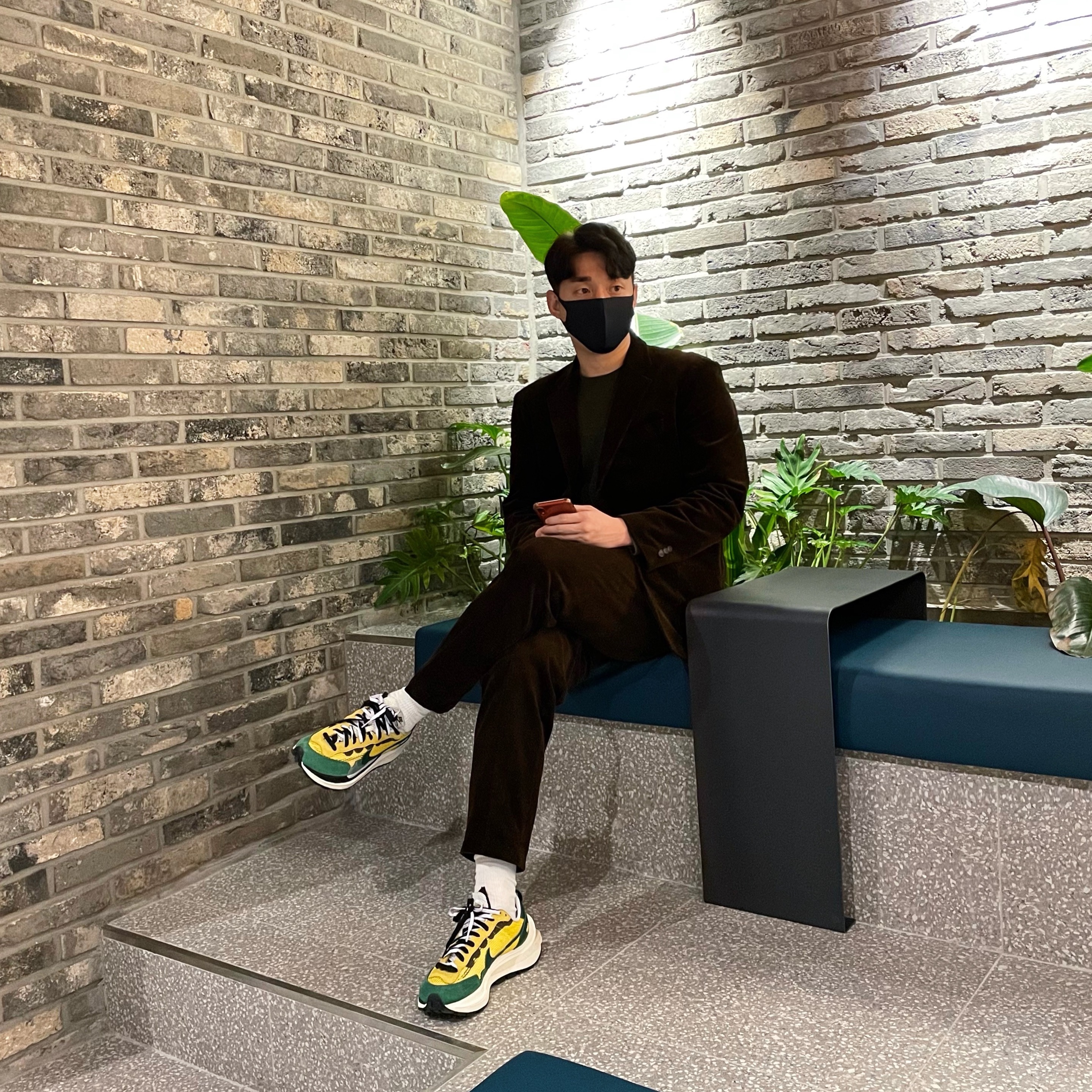 Nike x Sacai VaporWaffle Tour Yellow & Gorge Green Sail 착용 스타일