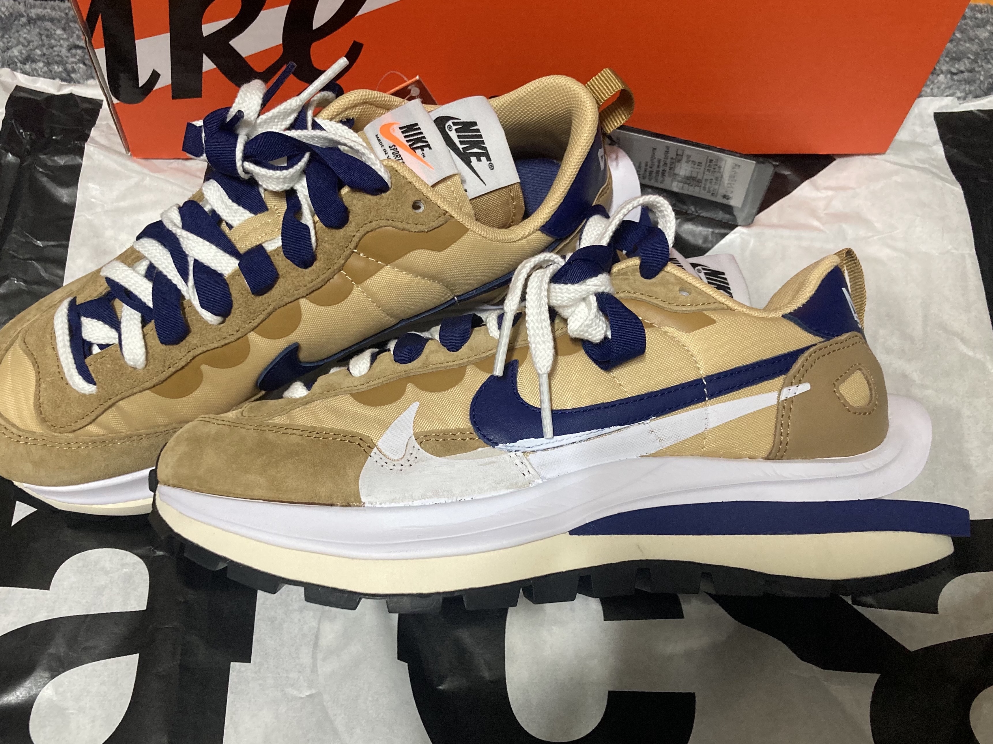 Nike x Sacai VaporWaffle Sesame and Blue Void 착용 스타일
