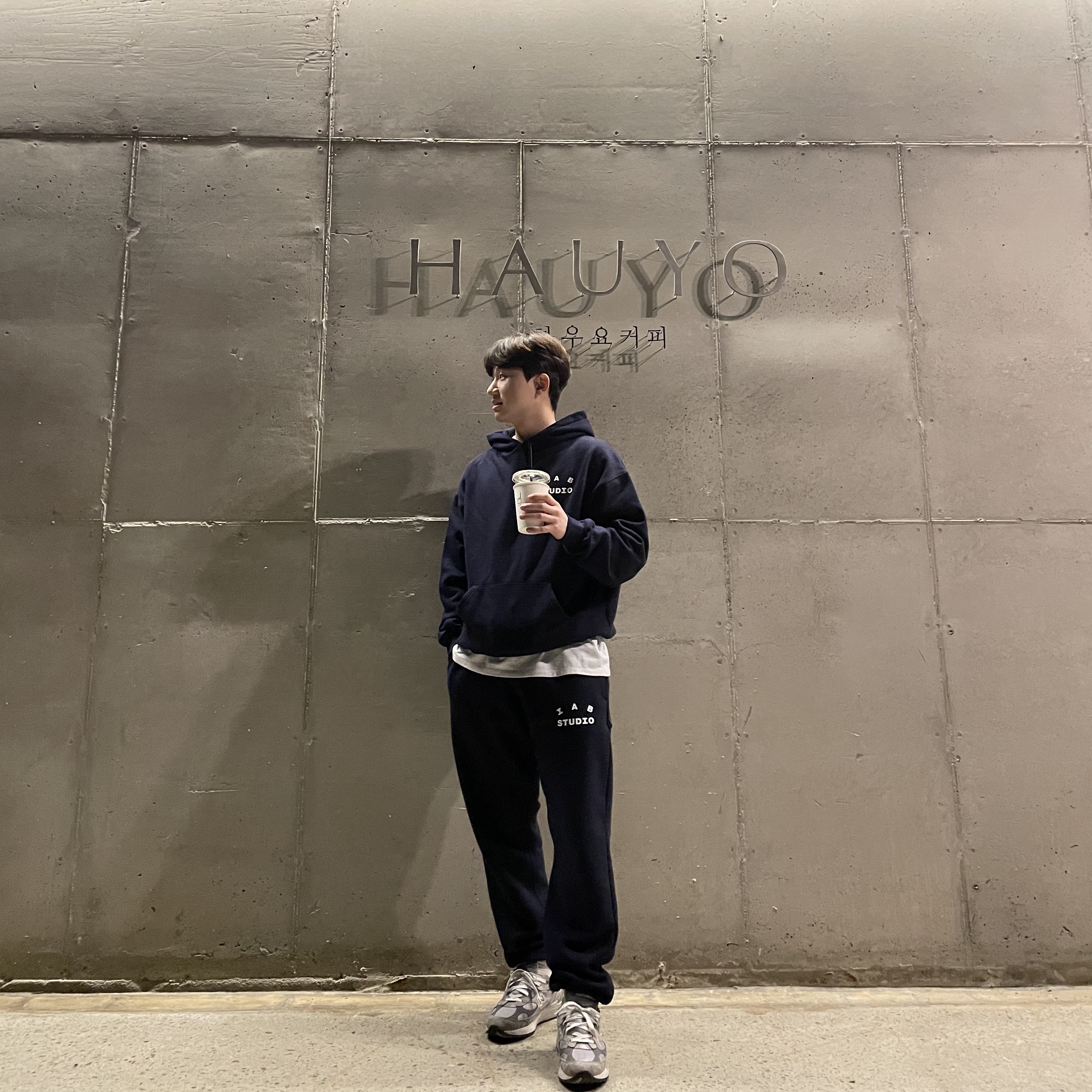 IAB Studio Sweatpants Navy - 21SS, IAB Studio Hoodie Navy - 21SS 착용 스타일 - 2