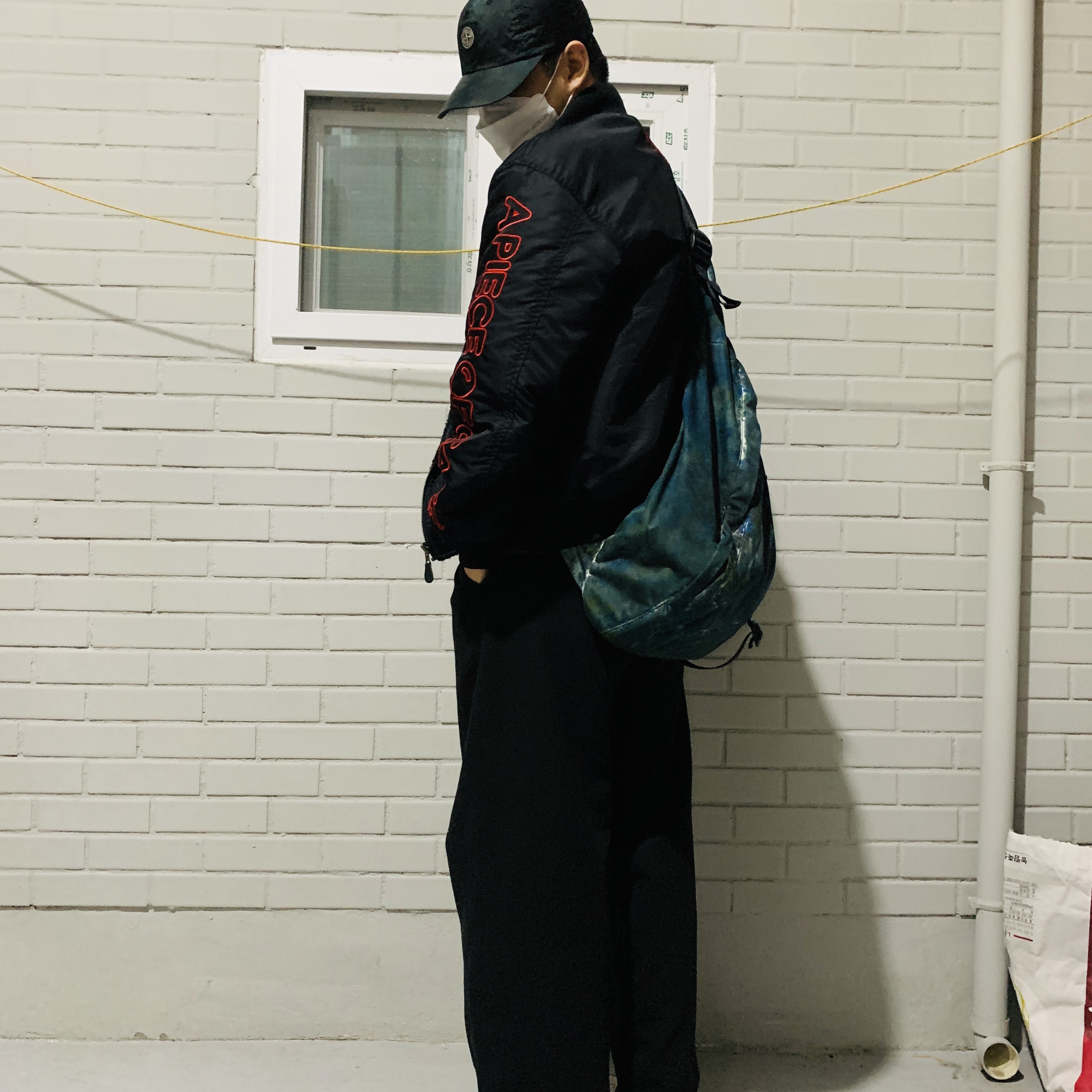 Supreme x Stone Island Painted Camo Nylon 6-Panel Dark Teal - 20FW, Supreme x Stone Island Painted Camo Nylon Shoulder Bag Dark Teal - 20FW 착용 스타일