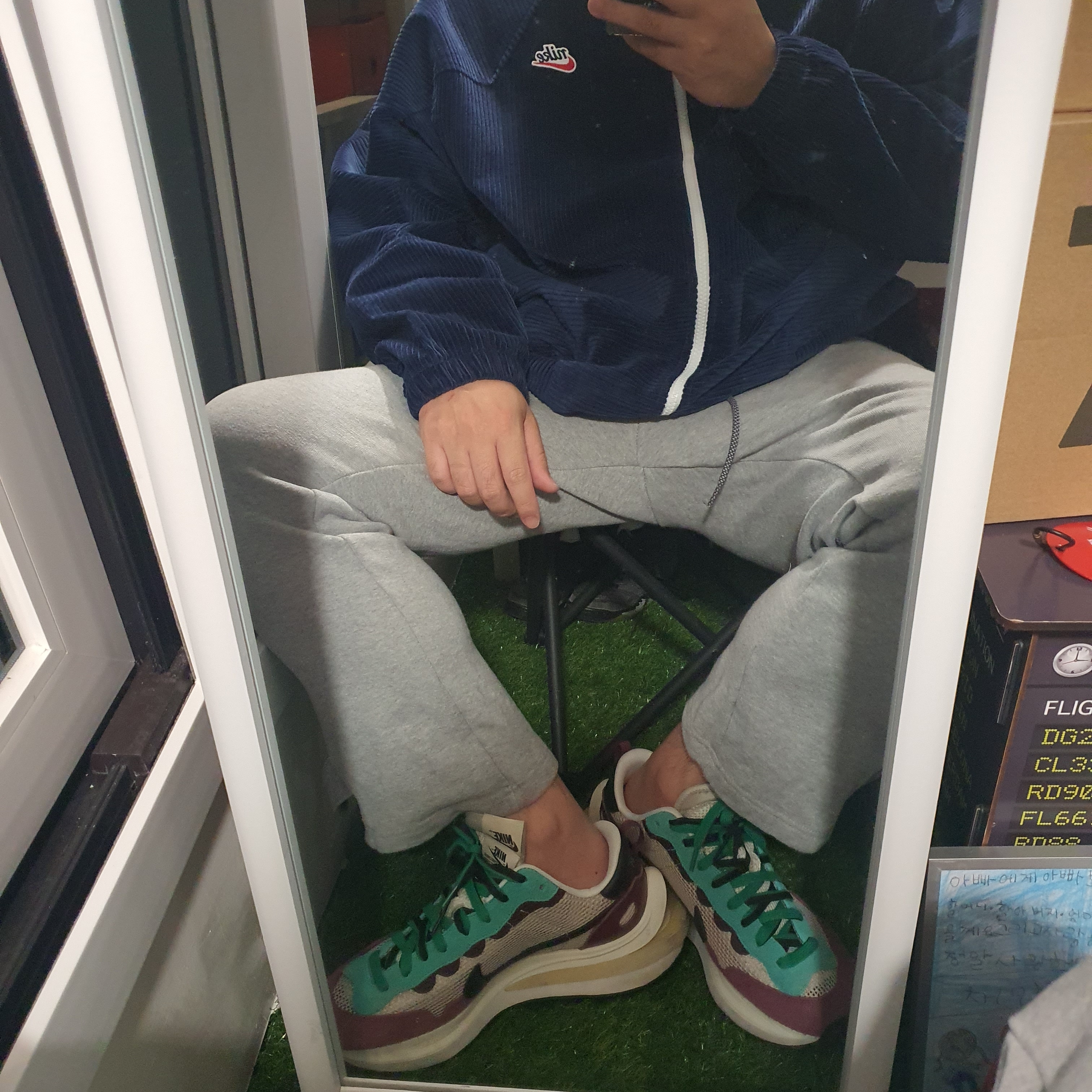 Nike x Sacai VaporWaffle String & Black Villain Red 착용 스타일