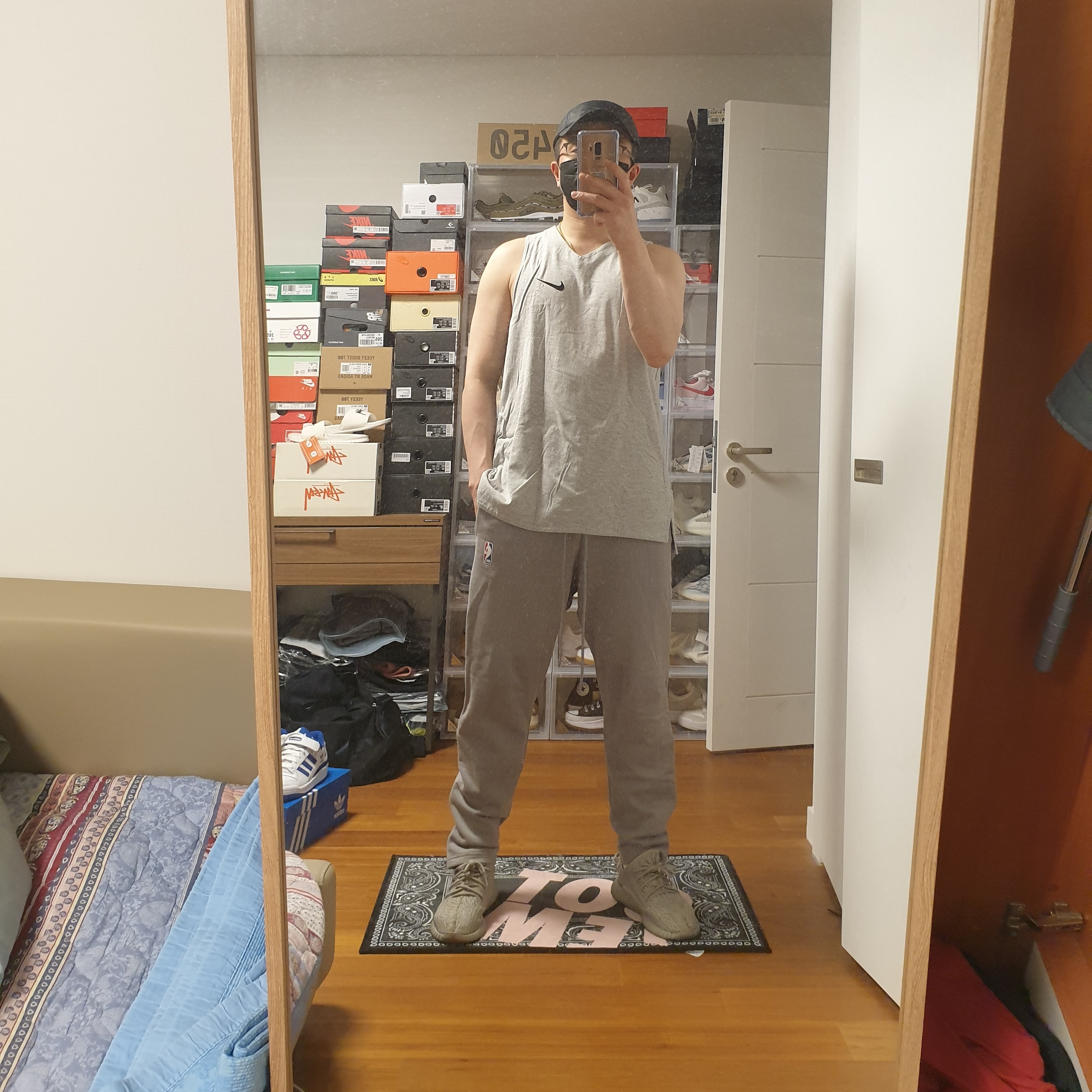 Nike x Fear of God Warm Up Pants Dust, Adidas Yeezy Boost 350 Moonrock 착용 스타일 - 2