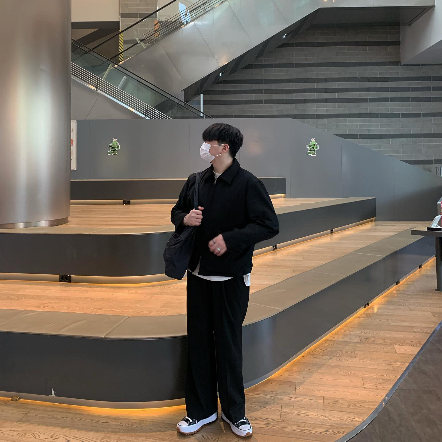 Converse Run Star Hike Hi Black White Gum 착용 스타일