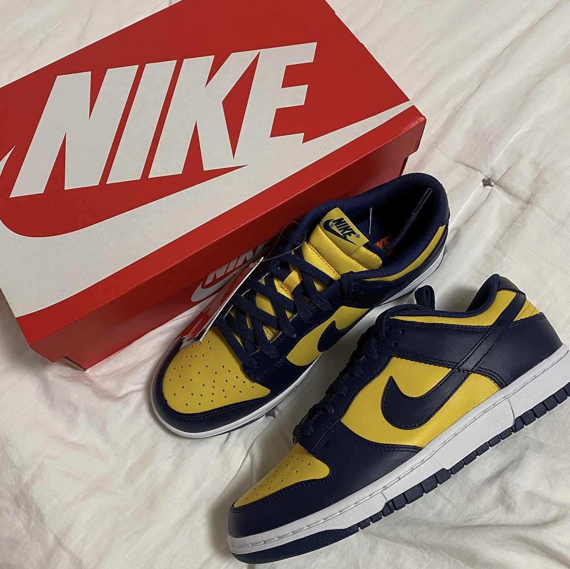 Nike Dunk Low Retro Varsity Maize 착용 스타일