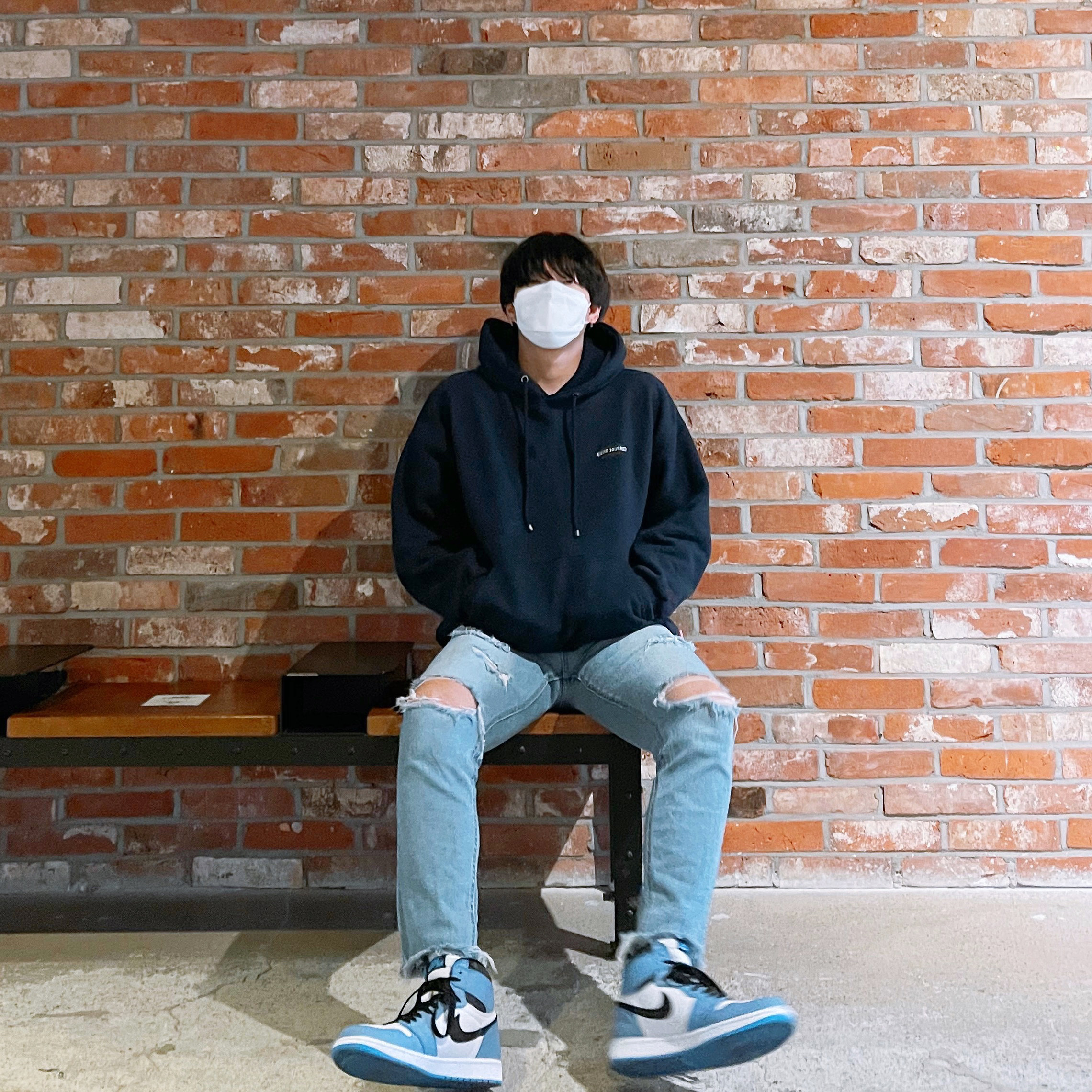 Jordan 1 Retro High OG University Blue 착용 스타일