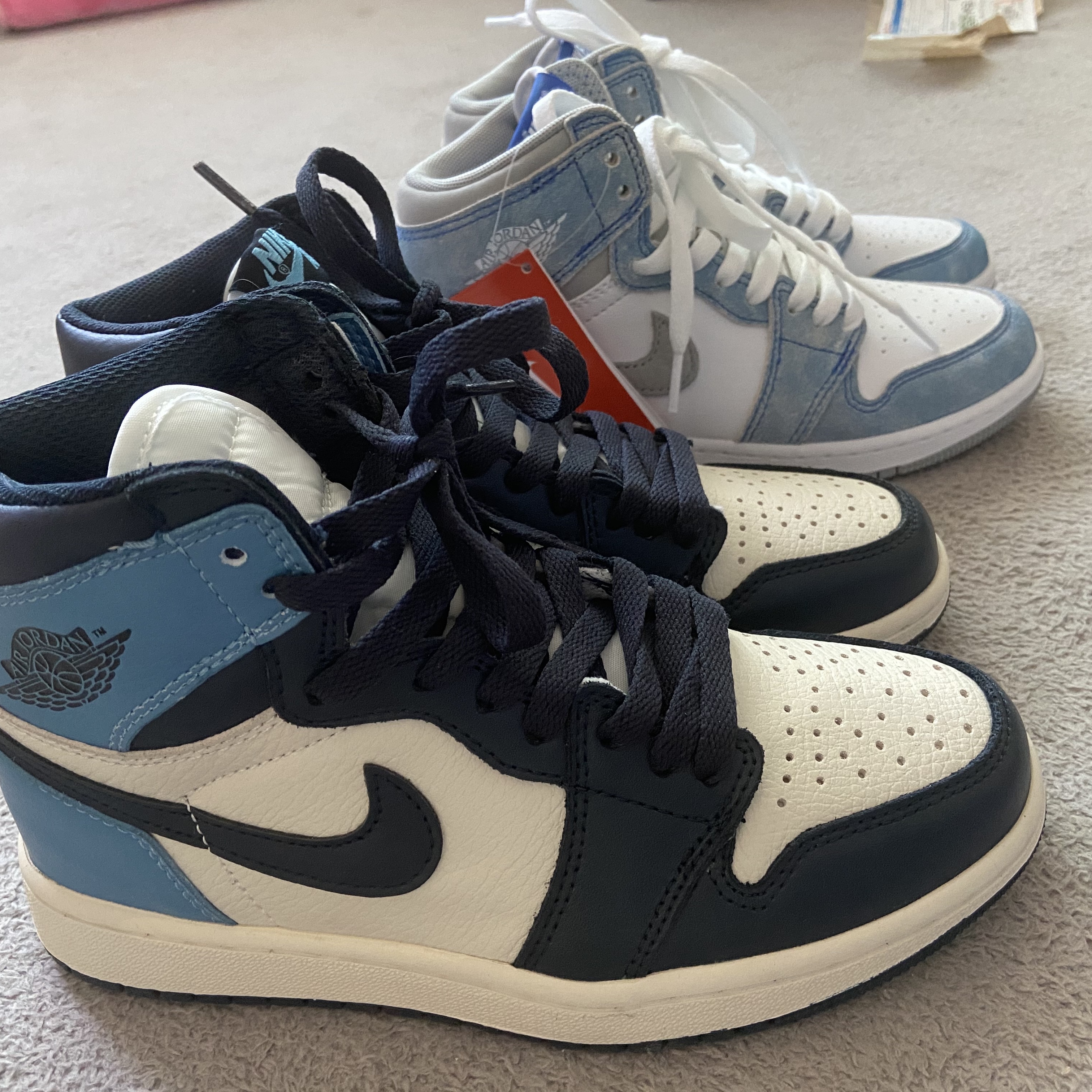 Jordan 1 Retro High OG Hyper Royal, Jordan 1 Retro High Obsidian UNC 착용 스타일