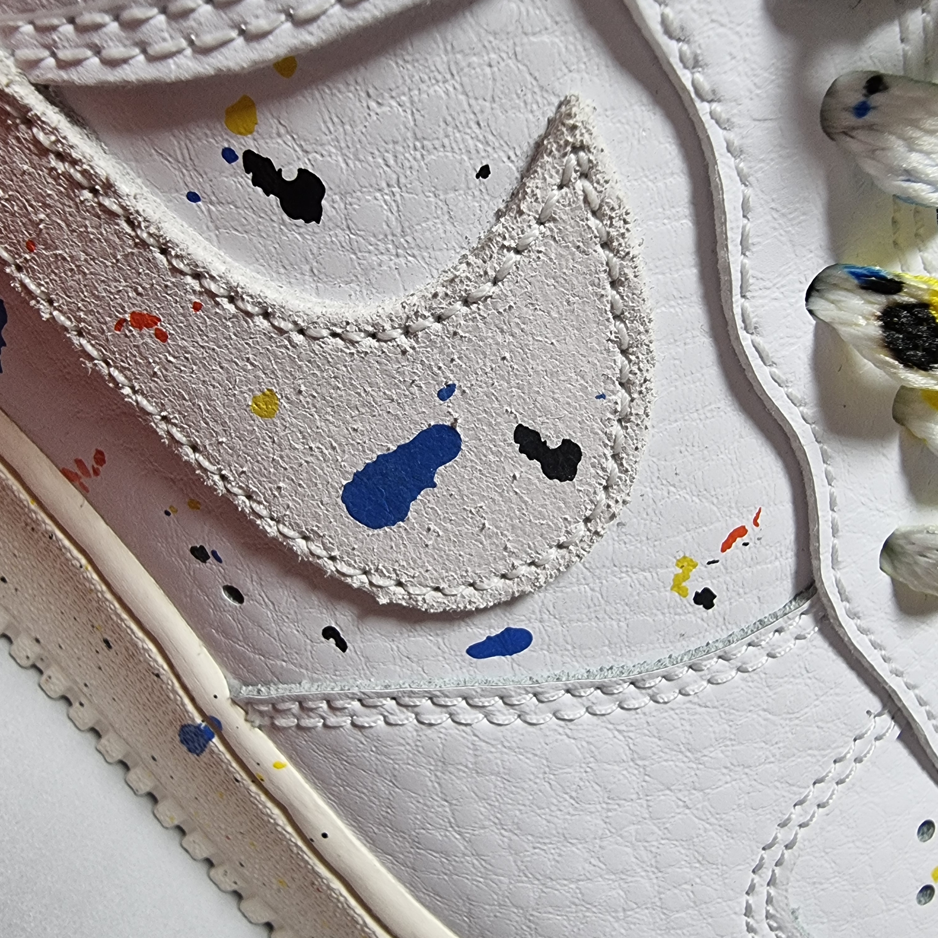 Nike Air Force 1 '07 LV8 Paint Splatter White 착용 스타일 - 5