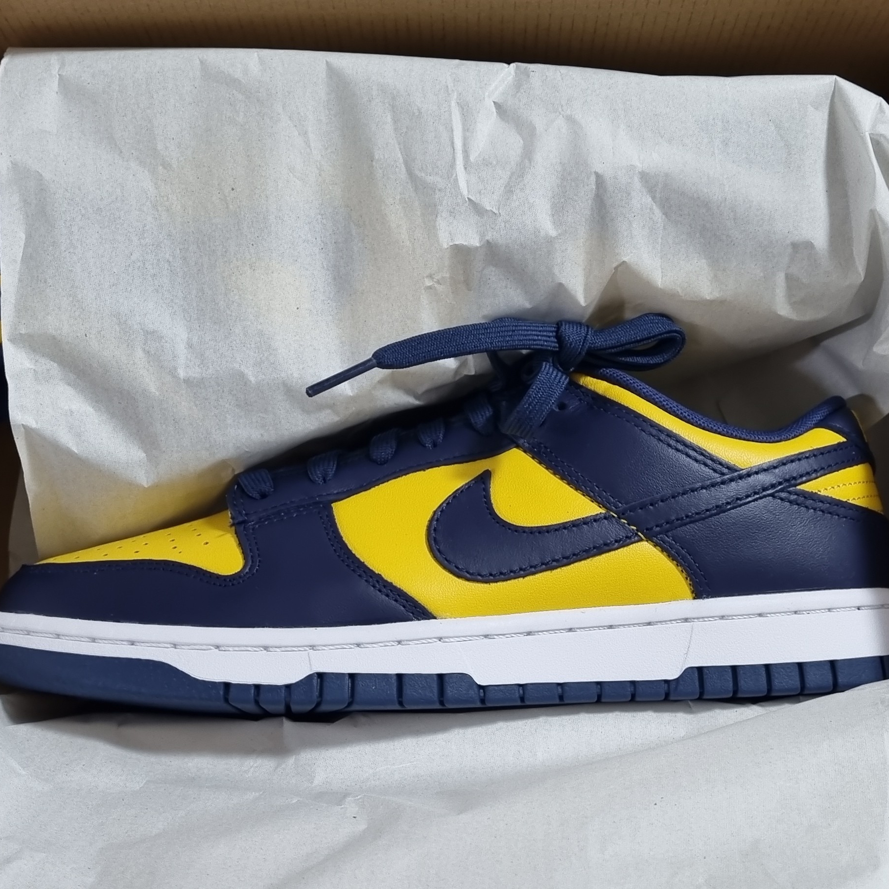 Nike Dunk Low Retro Varsity Maize 착용 스타일