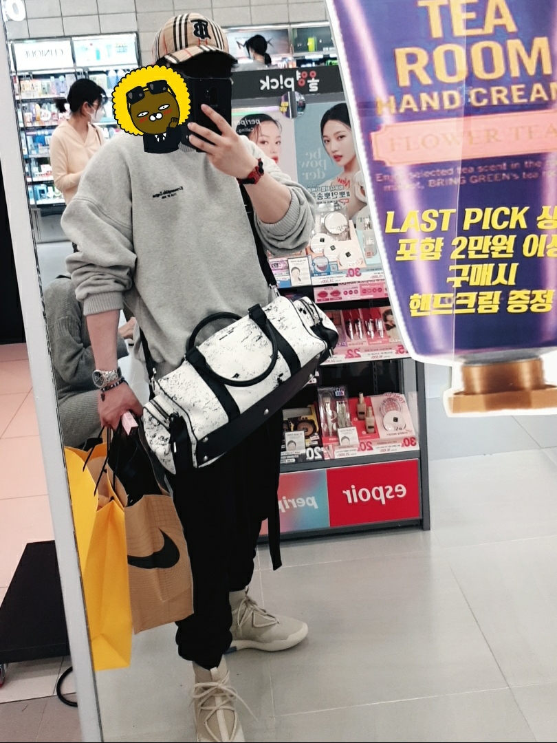 Nike x Fear of God Air Fear of God 1 Oatmeal 착용 스타일