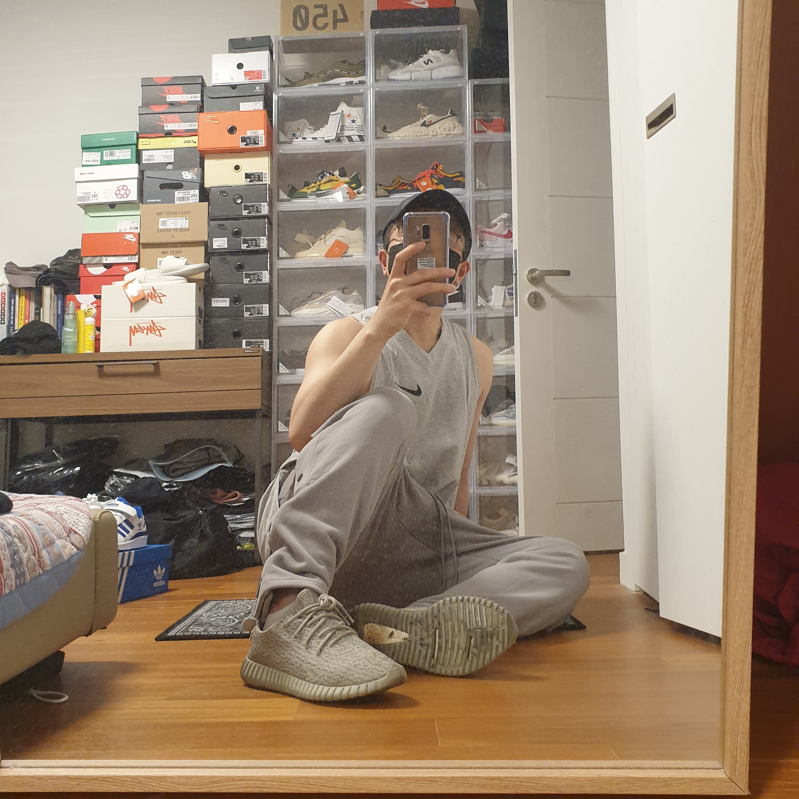 Nike x Fear of God Warm Up Pants Dust, Adidas Yeezy Boost 350 Moonrock 착용 스타일 - 3