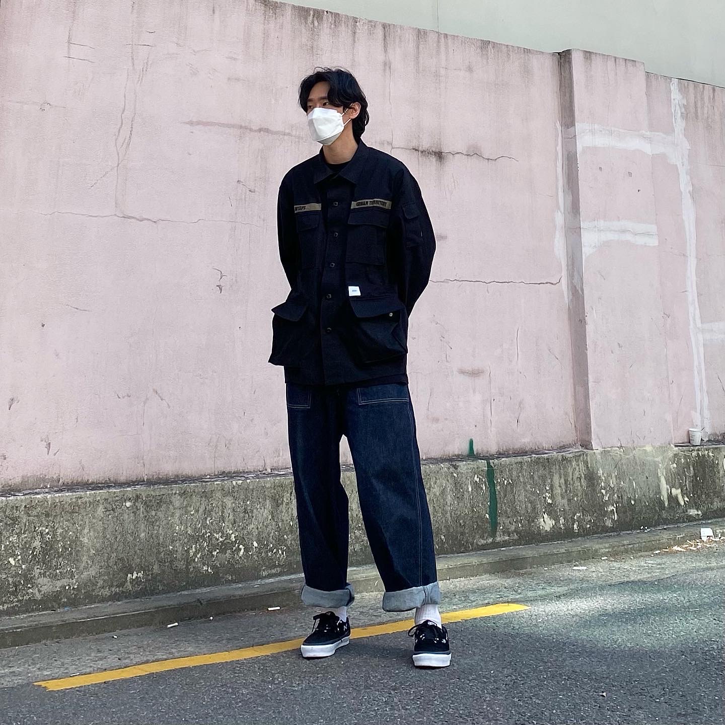 Vans Vault x WTAPS OG Era LX Black 착용 스타일 - 2