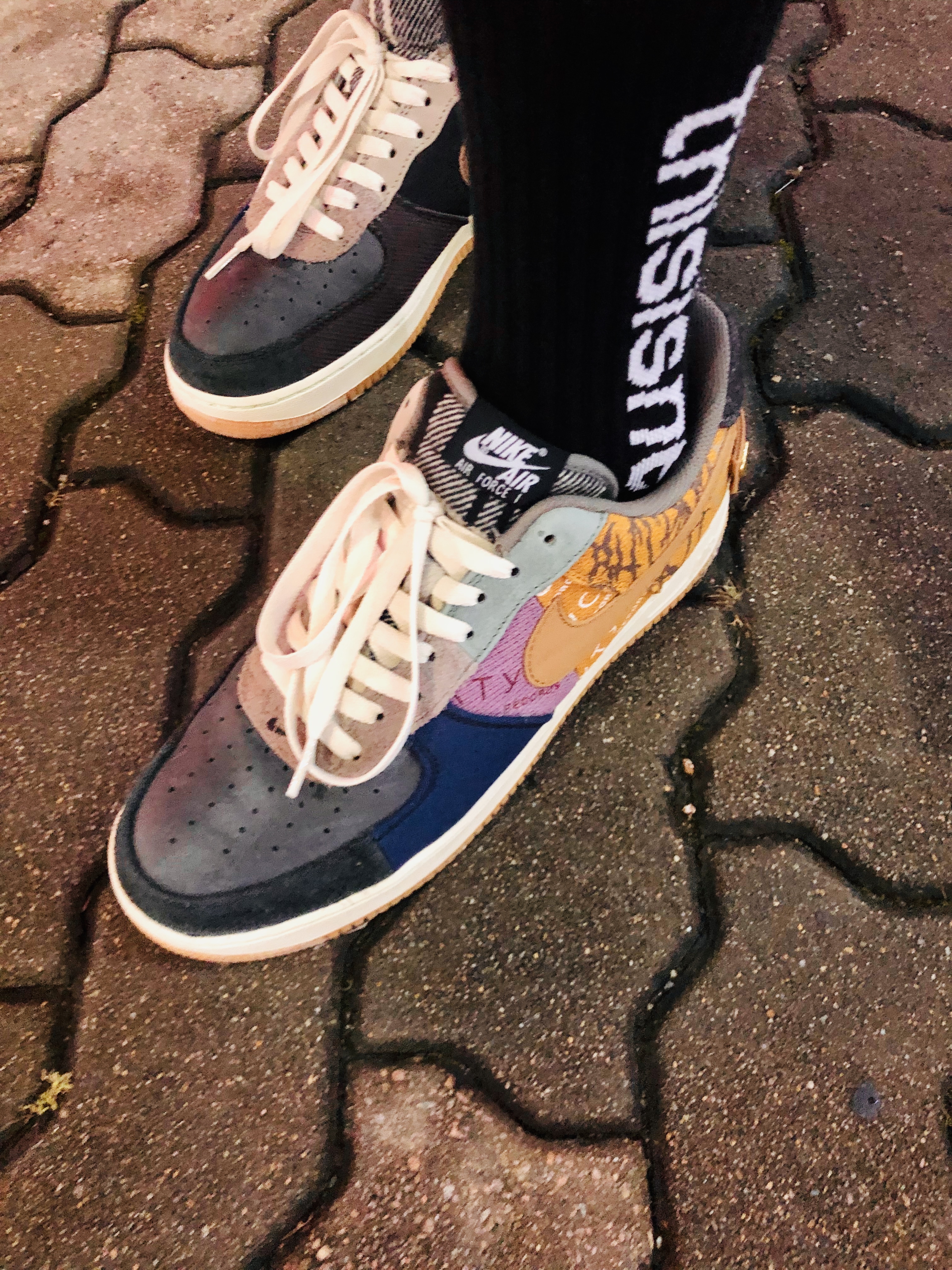 Nike x Travis Scott Air Force 1 Low Cactus Jack 착용 스타일 - 3