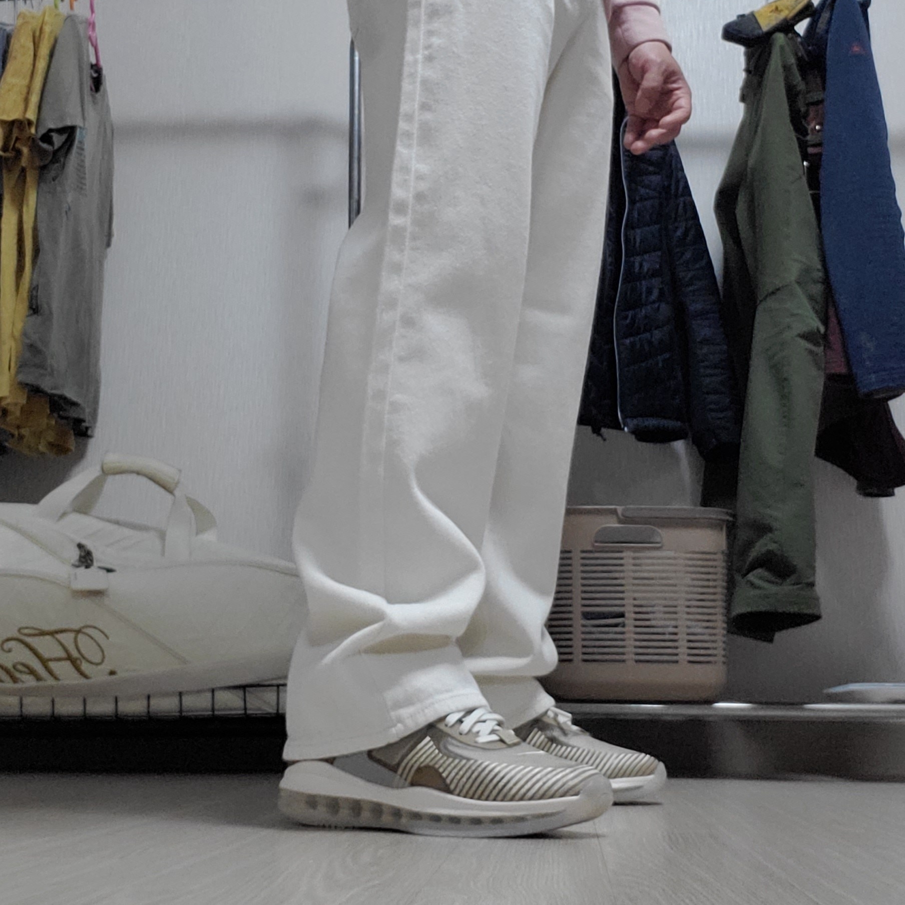 Nike x John Elliott LeBron QS Icon Parachute Beige 착용 스타일 - 1