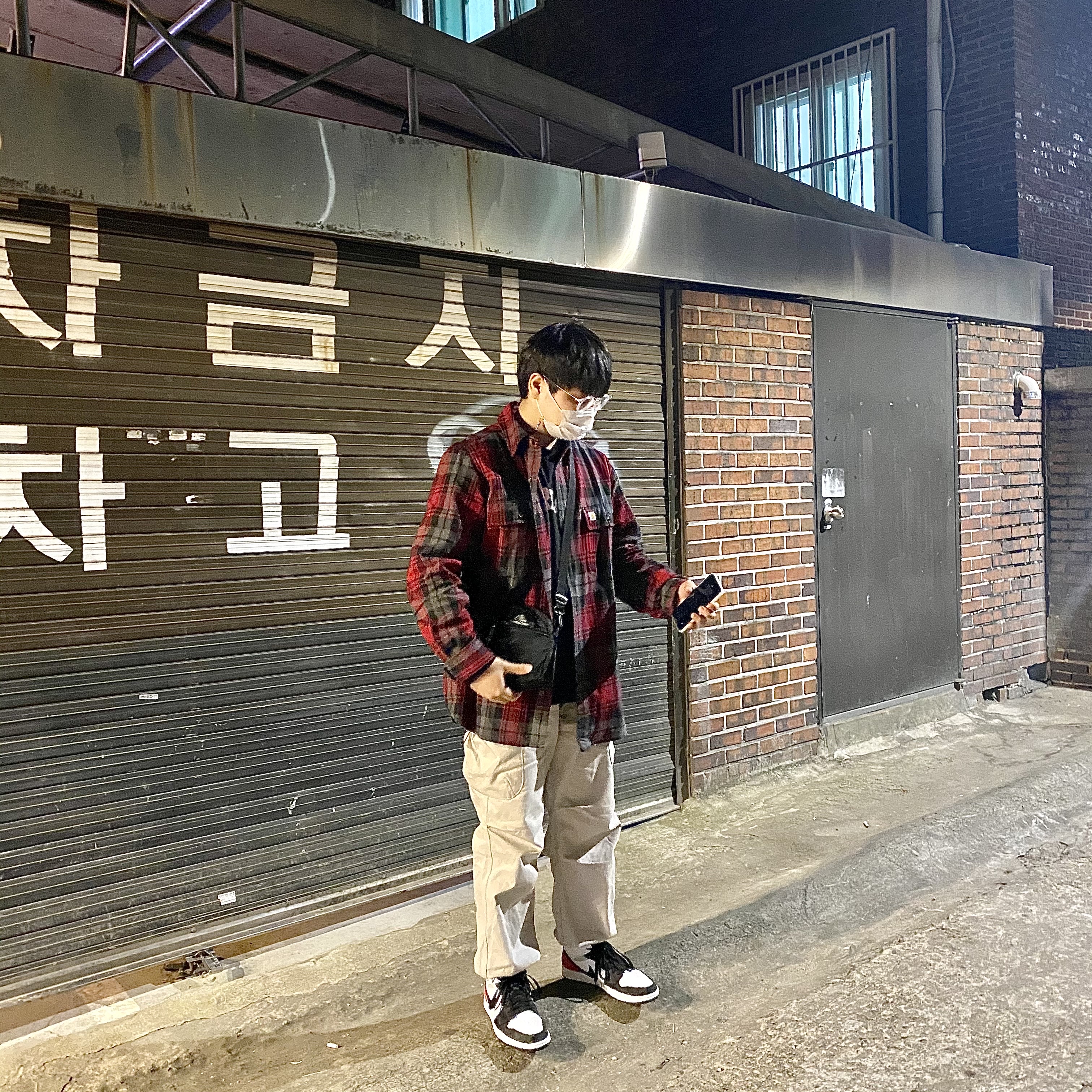 Jordan 1 Mid SE Track Red 착용 스타일
