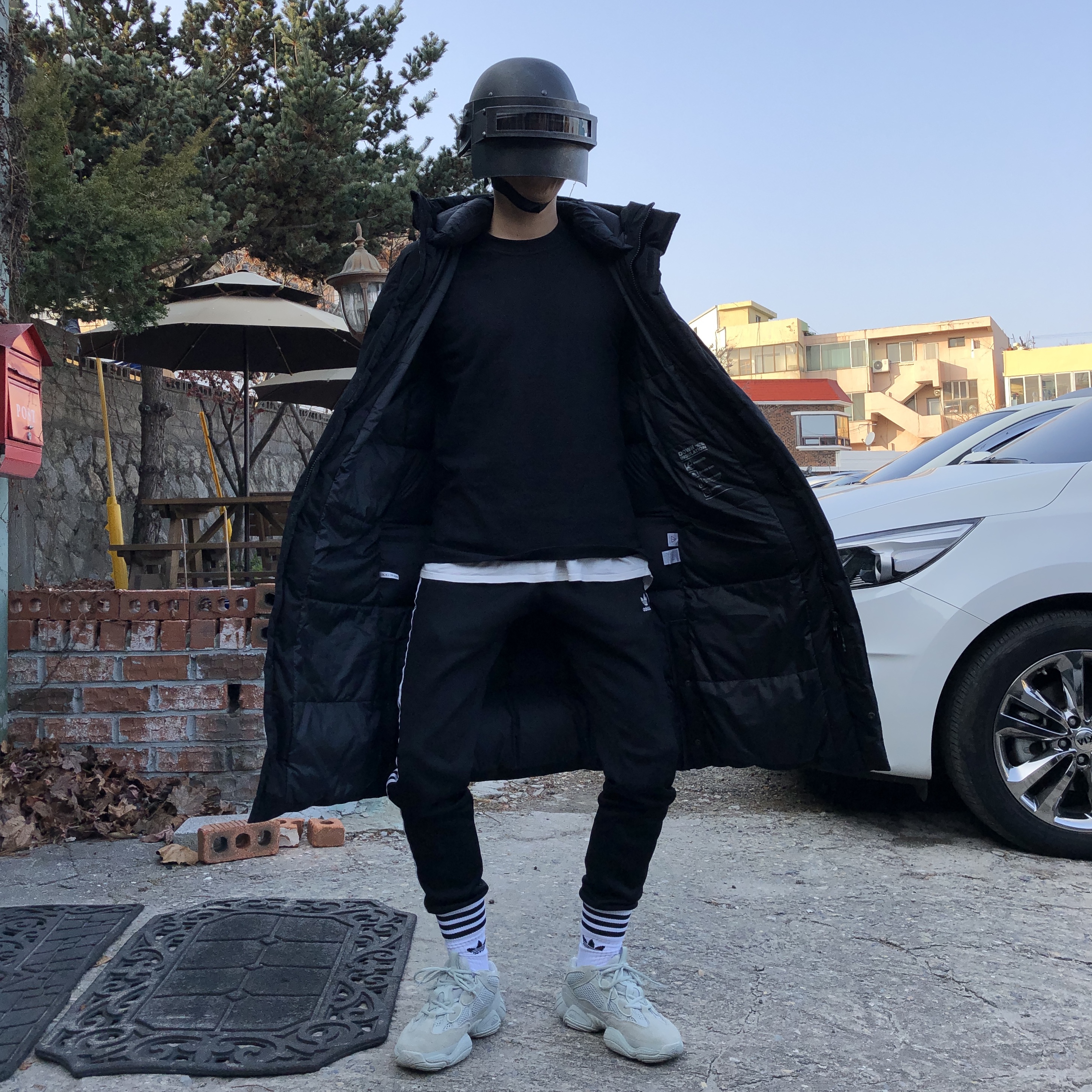 Adidas Yeezy 500 Salt, Stone Island 63051 Crewneck Sweatshirt Black - 21SS 착용 스타일