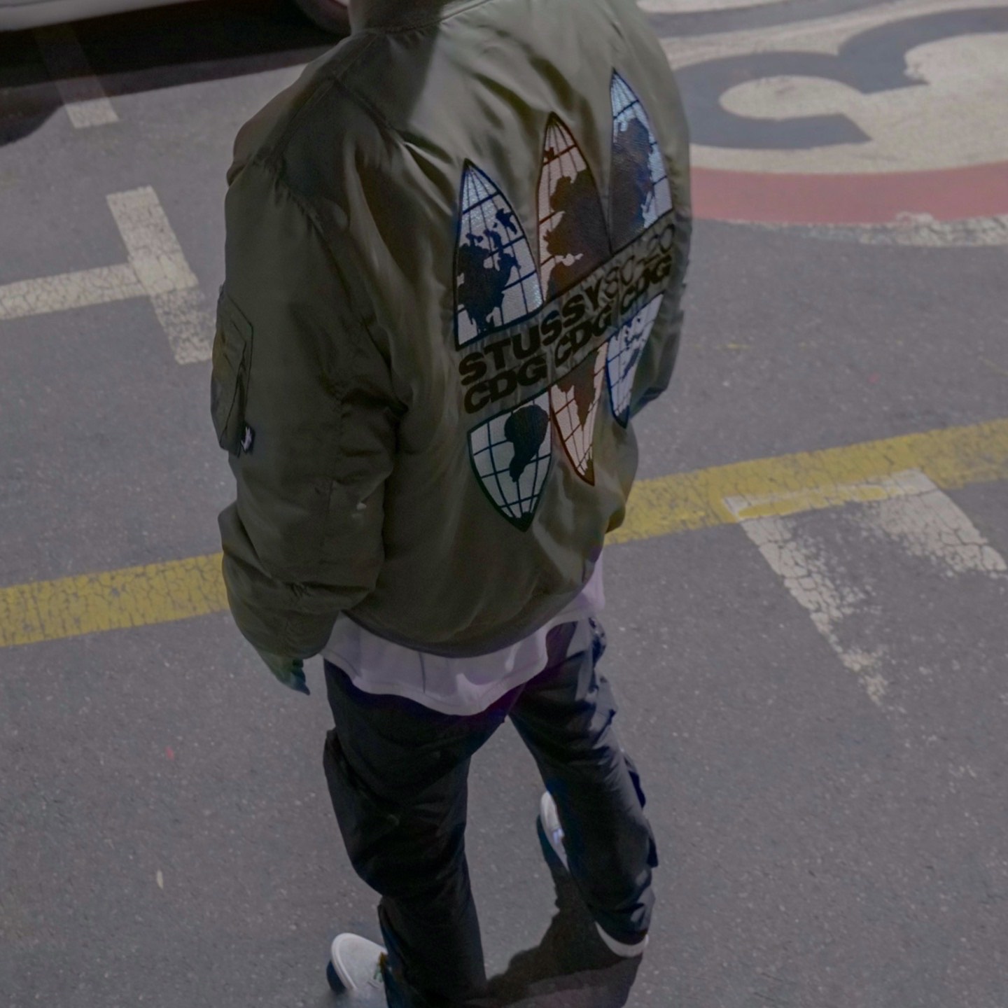 Vans Vault x Notre OG Old Skool LX True White, Stussy x CDG MA-1 Jacket Olive 착용 스타일 - 3