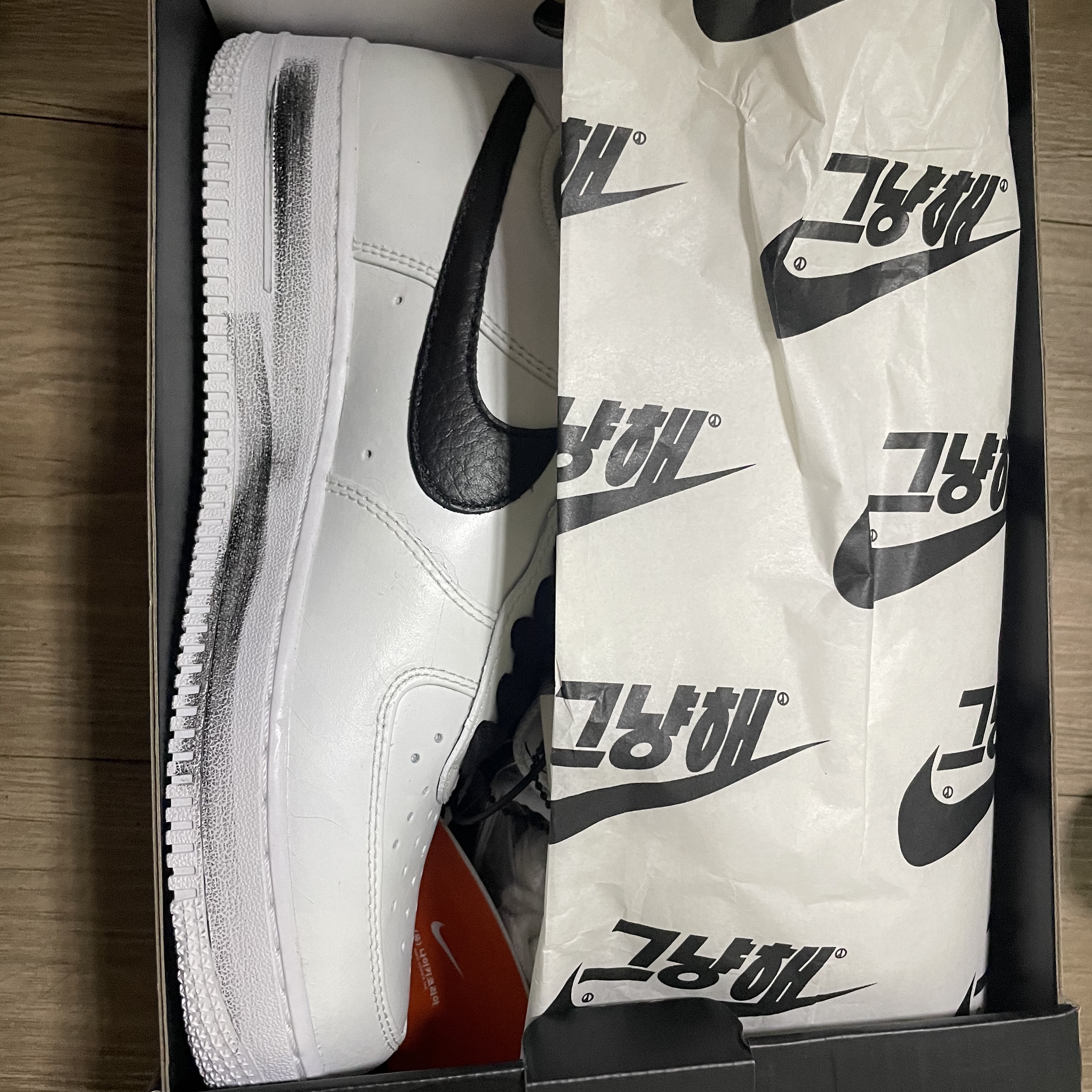Nike x Peaceminusone Air Force 1 Low Para-Noise 2.0 착용 스타일 - 2