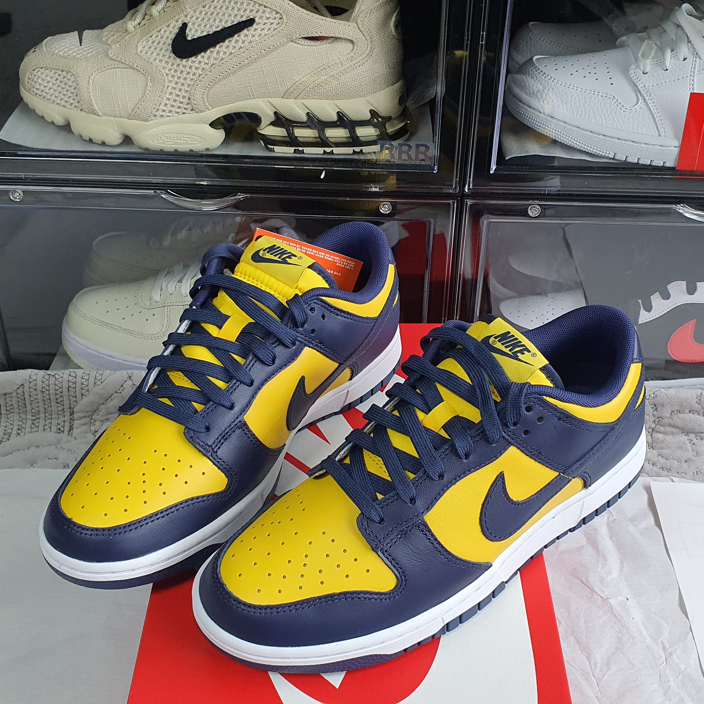 Nike Dunk Low Retro Varsity Maize, Nike x Stussy Air Zoom Spiridon Cage 2 Fossil 착용 스타일 - 3