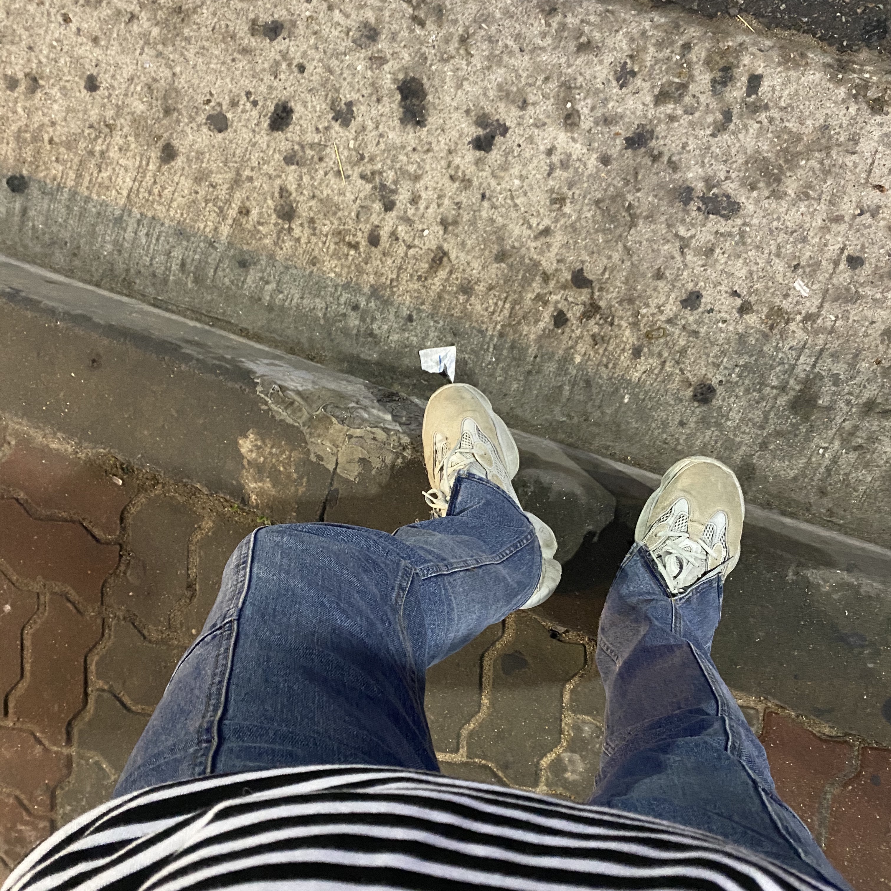 Adidas Yeezy 500 Salt 착용 스타일