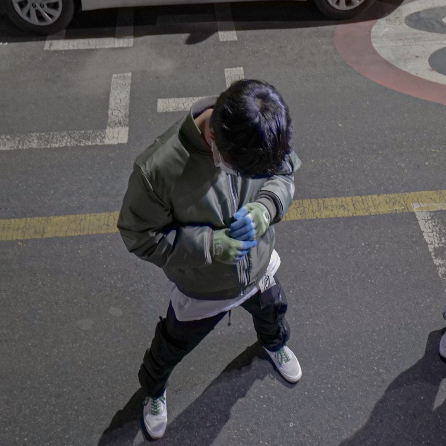 Vans Vault x Notre OG Old Skool LX True White, Stussy x CDG MA-1 Jacket Olive 착용 스타일 - 2