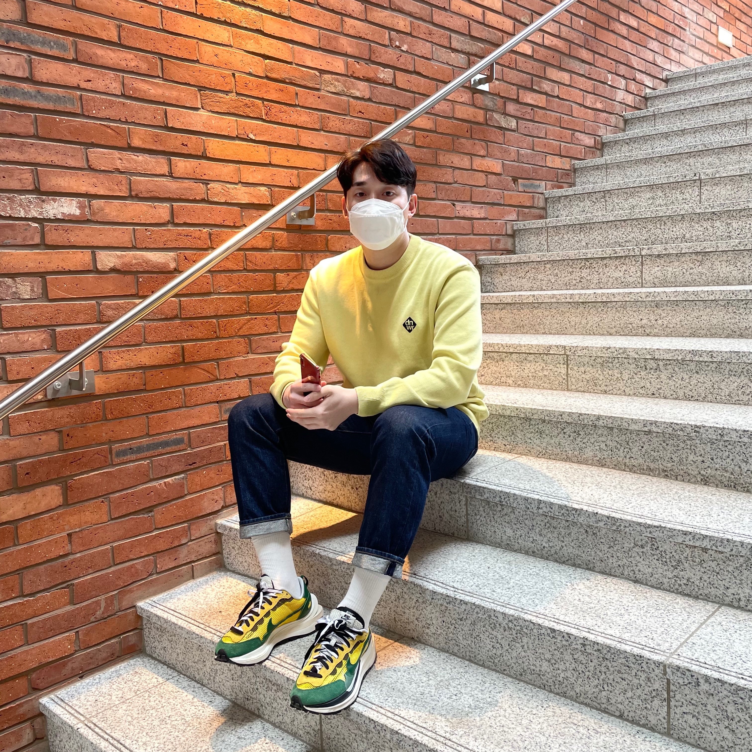 Nike x Sacai VaporWaffle Tour Yellow & Gorge Green Sail 착용 스타일 - 1