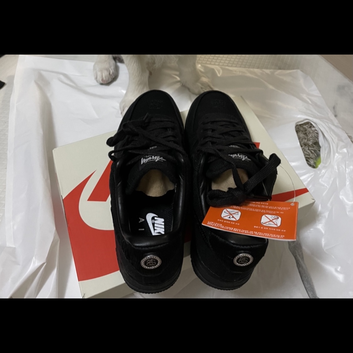 Nike x Stussy Air Force 1 Low Triple Black 착용 스타일