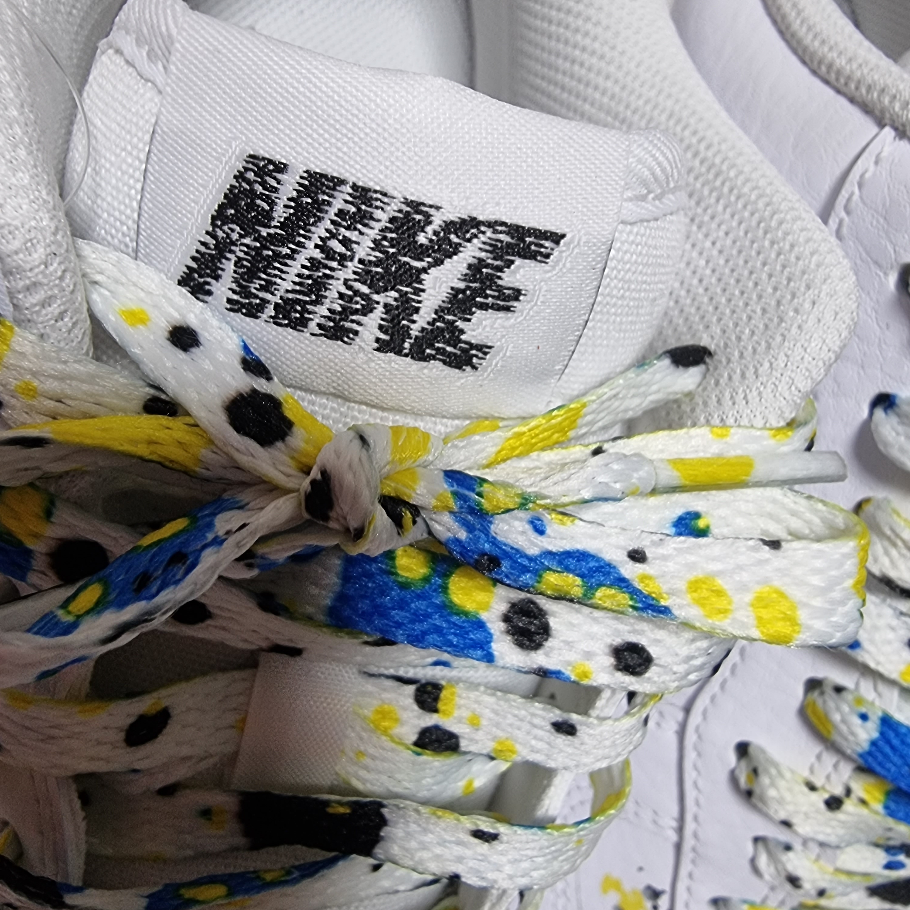 Nike Air Force 1 '07 LV8 Paint Splatter White 착용 스타일 - 2