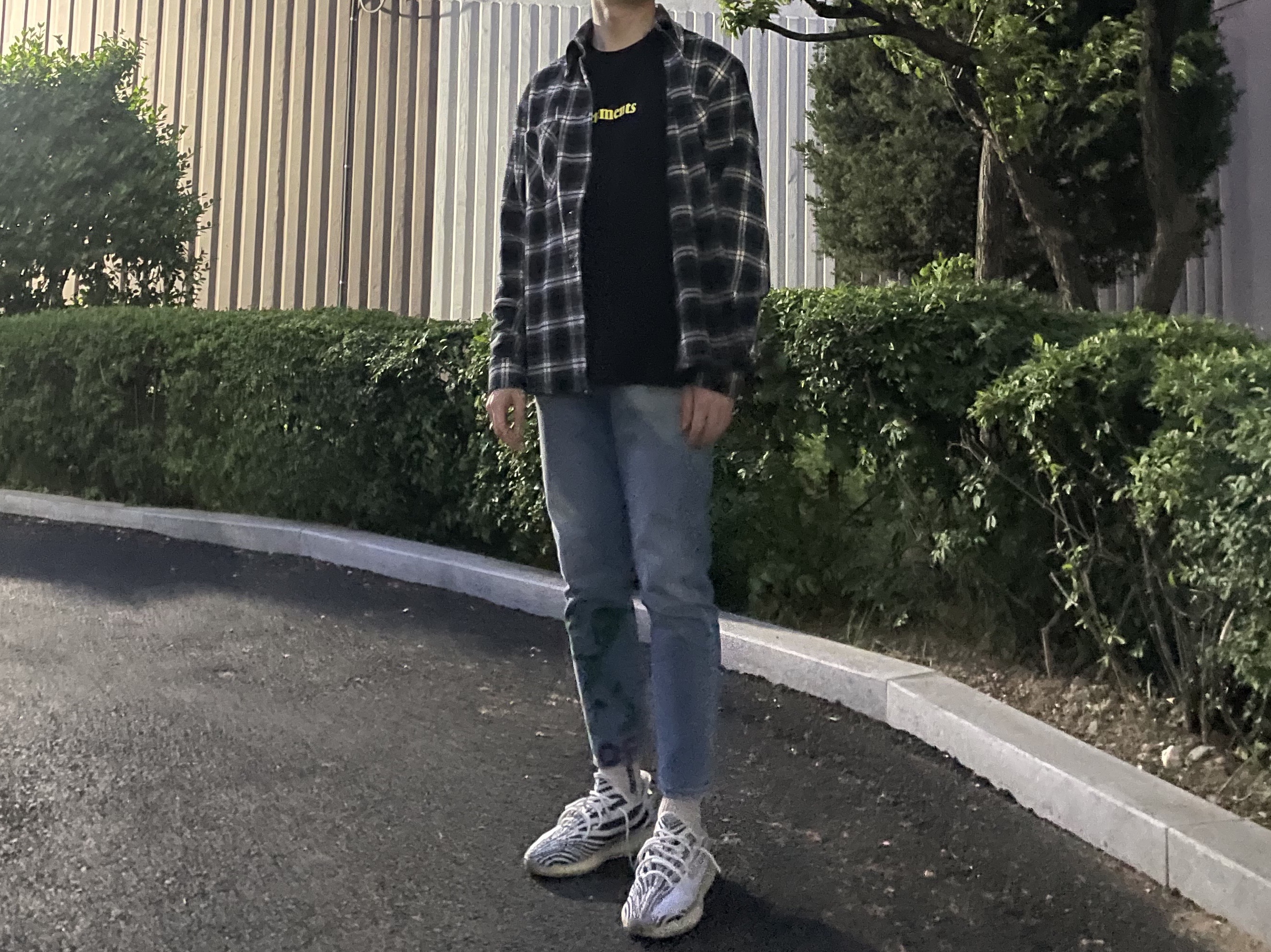 Adidas Yeezy Boost 350 V2 Zebra 2017/2019/2020 착용 스타일 - 1