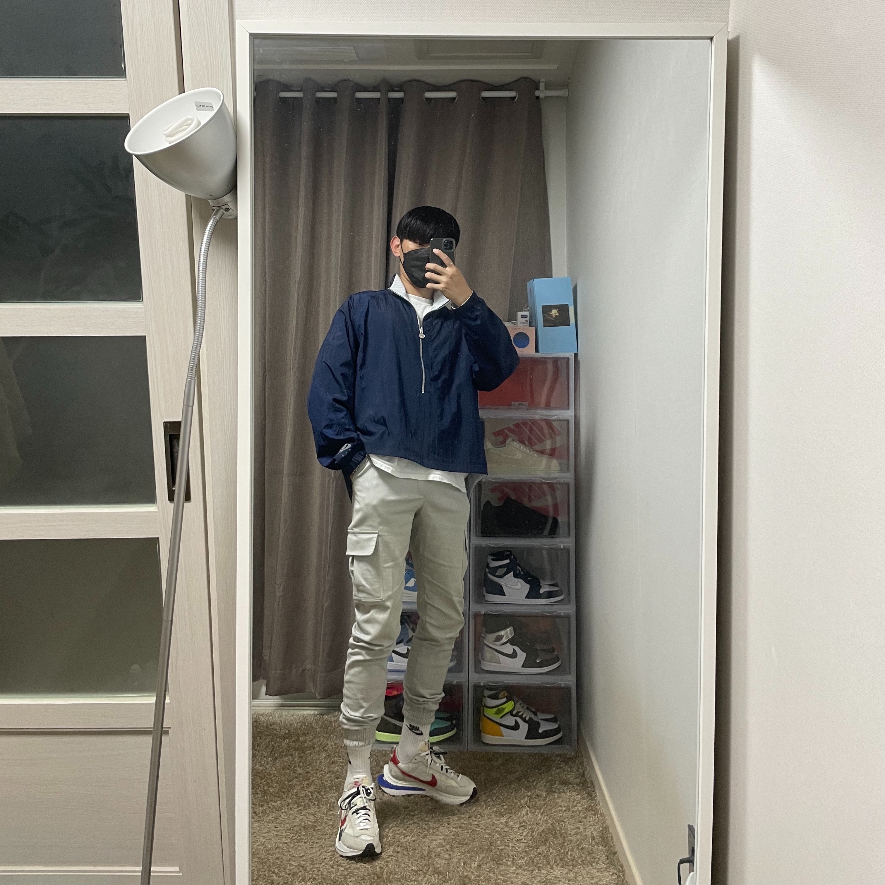 Nike x Sacai VaporWaffle Royal Fuchsia, Nike x Kim Jones Reversible Wind Breaker Navy - Asia 착용 스타일
