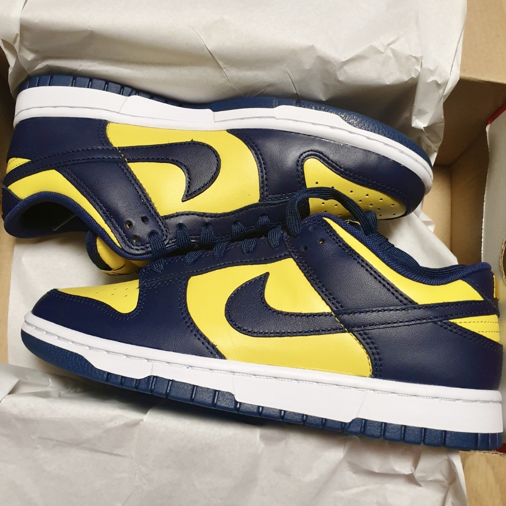 Nike Dunk Low Retro Varsity Maize 착용 스타일