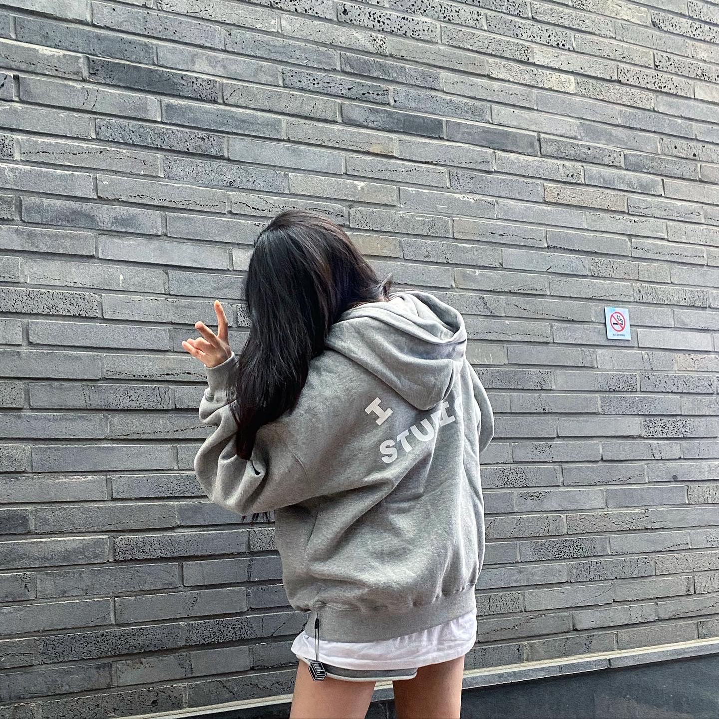 IAB Studio Hoodie Gray - 21SS 착용 스타일 - 2