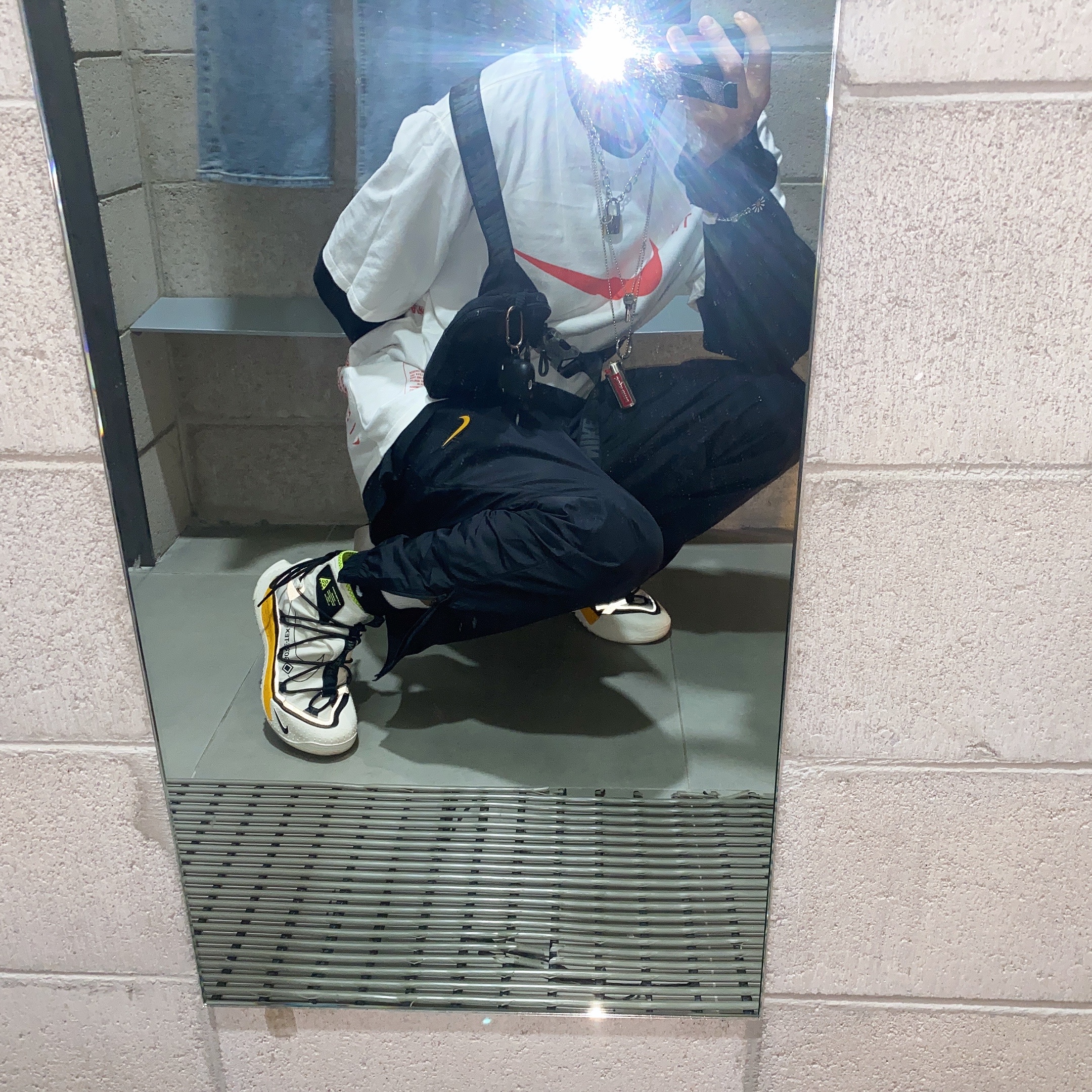Nike ACG Terra Antarktik Gore-Tex Summit White, Nike x Drake Nocta Essential Track Pants Black - US/EU 착용 스타일
