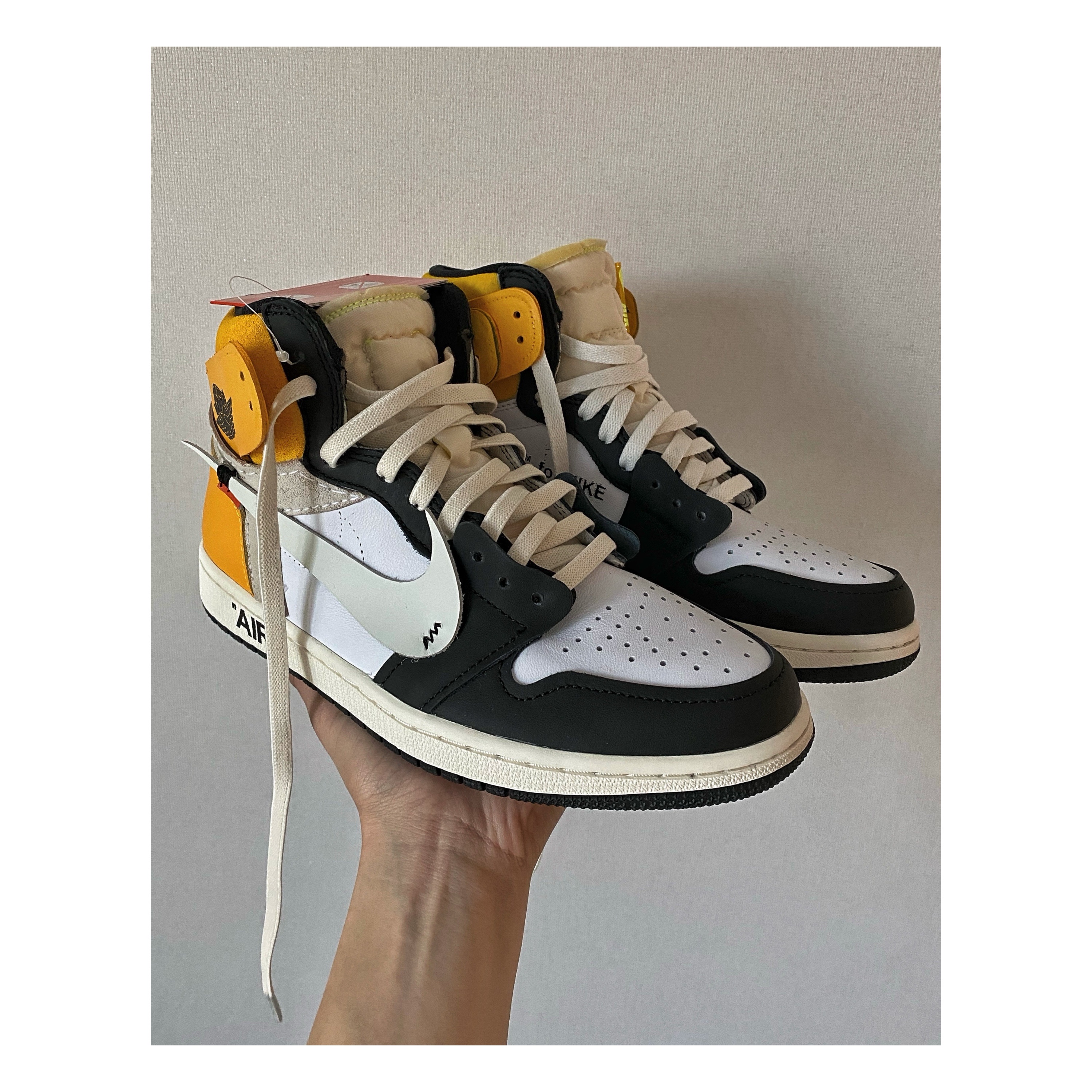 Jordan 1 Retro High OG Volt Gold 착용 스타일 - 2