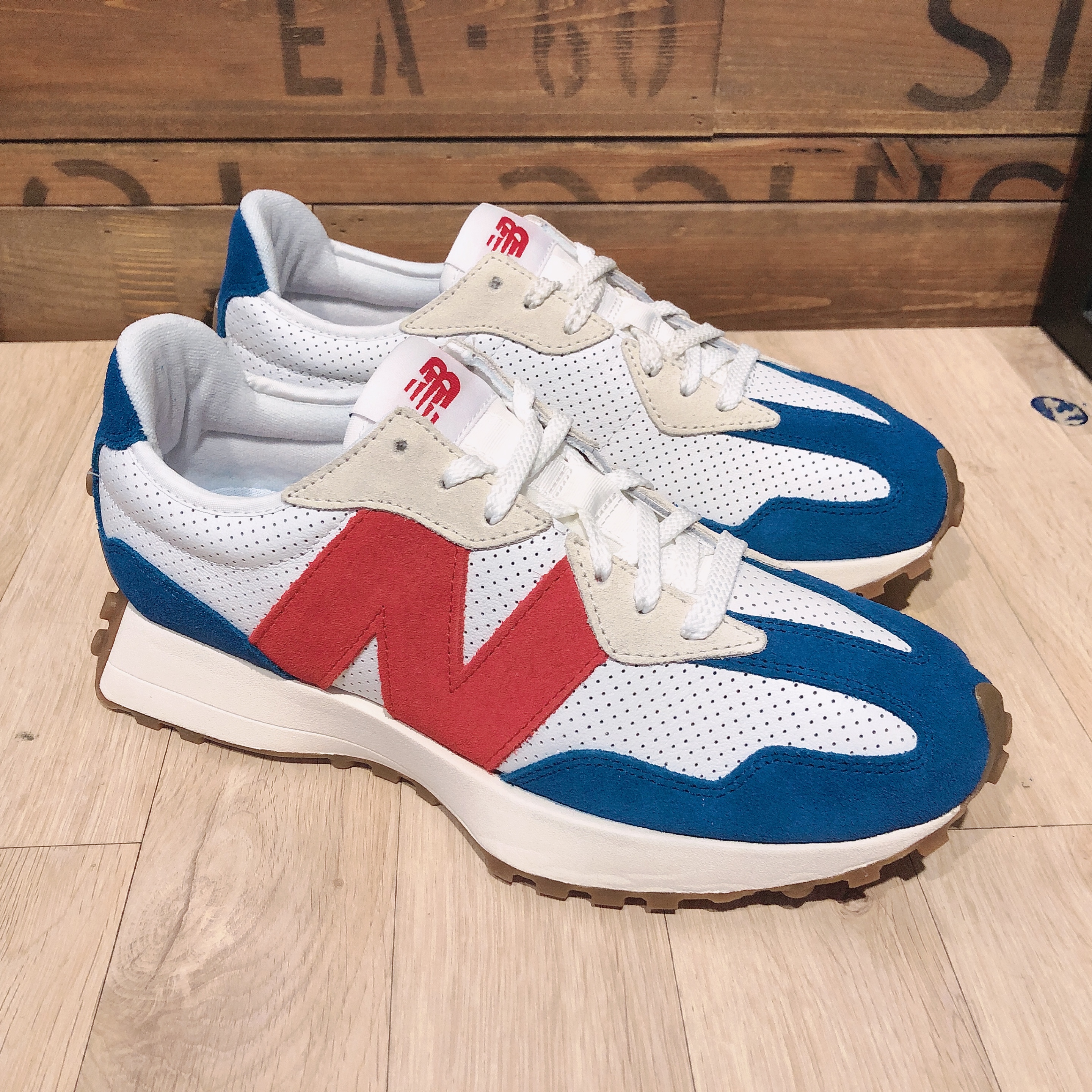 New Balance 327 Blue Red - JD Sports Exclusive 착용 스타일 - 3