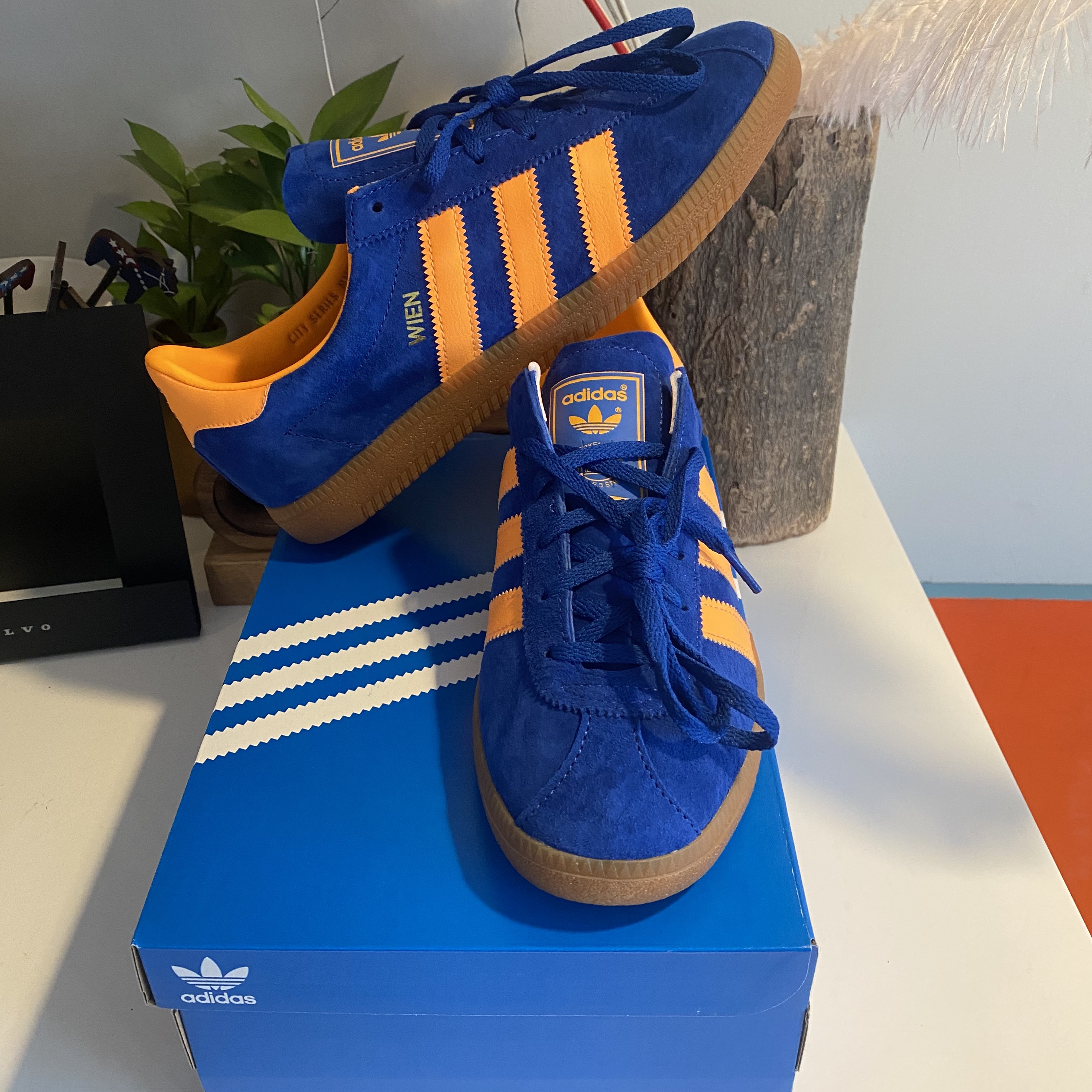Adidas Wien Orange Bluebird 착용 스타일 - 4