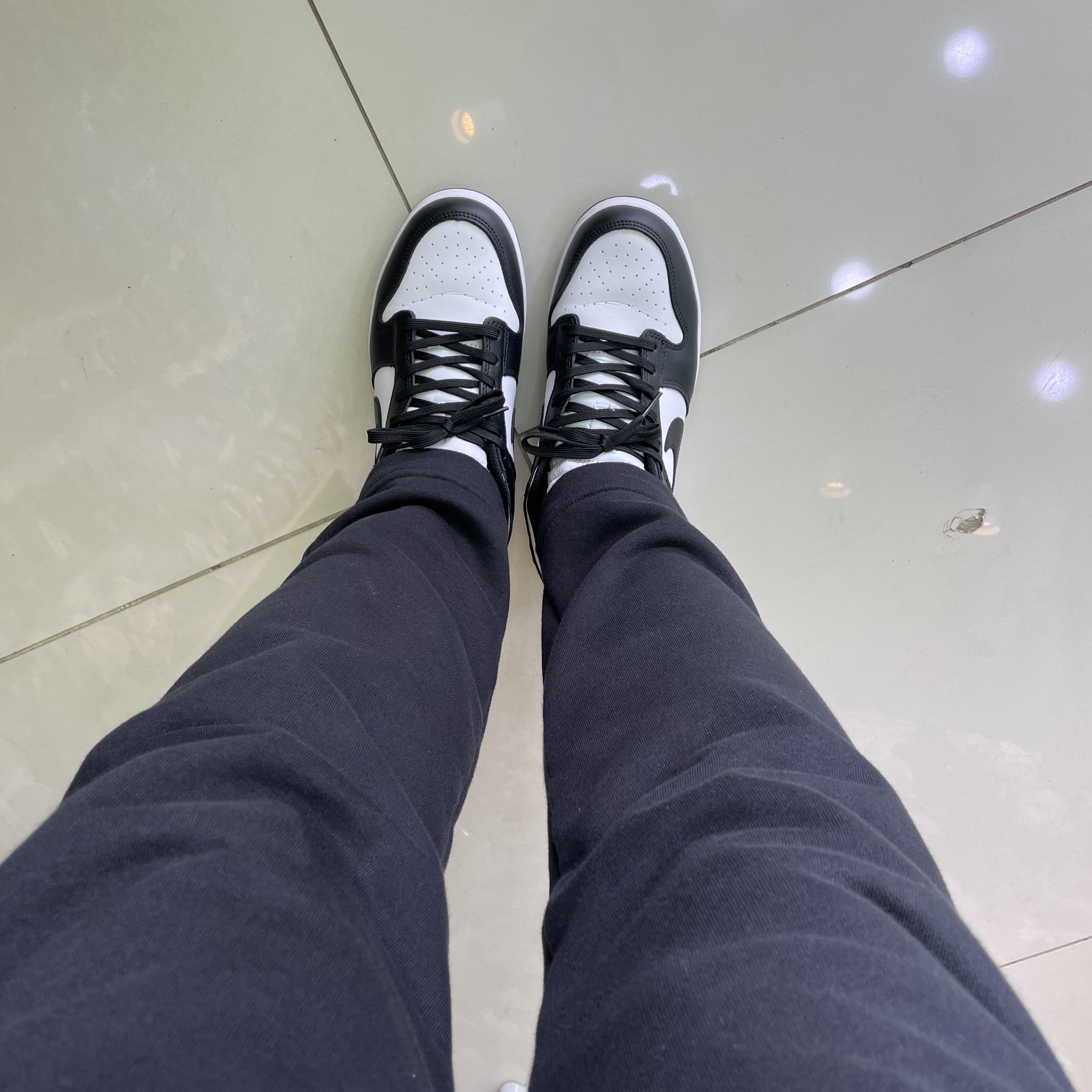 Nike Dunk Low Retro Black 착용 스타일 - 2