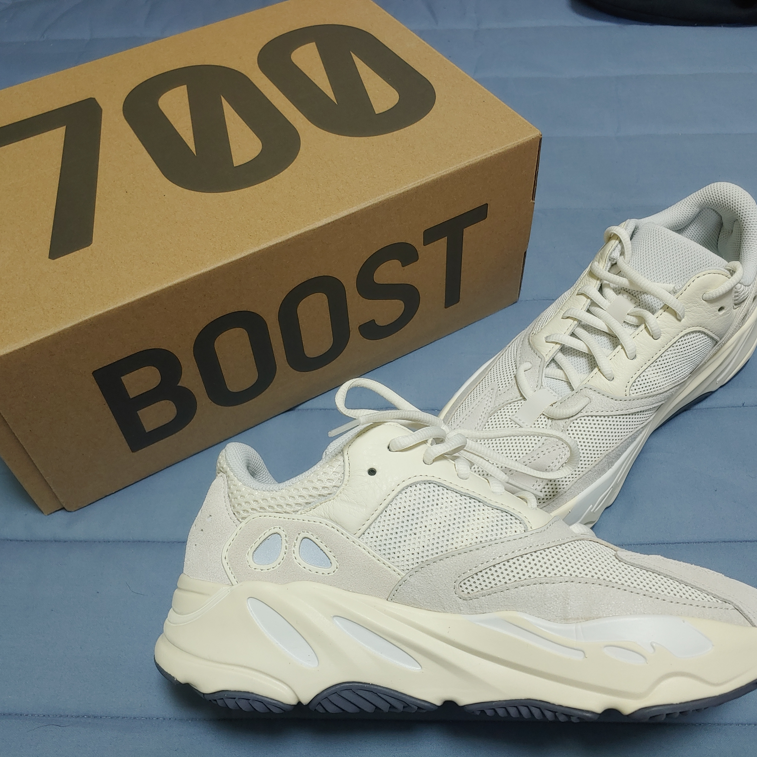 Adidas Yeezy Boost 700 Analog 2019 착용 스타일 - 2