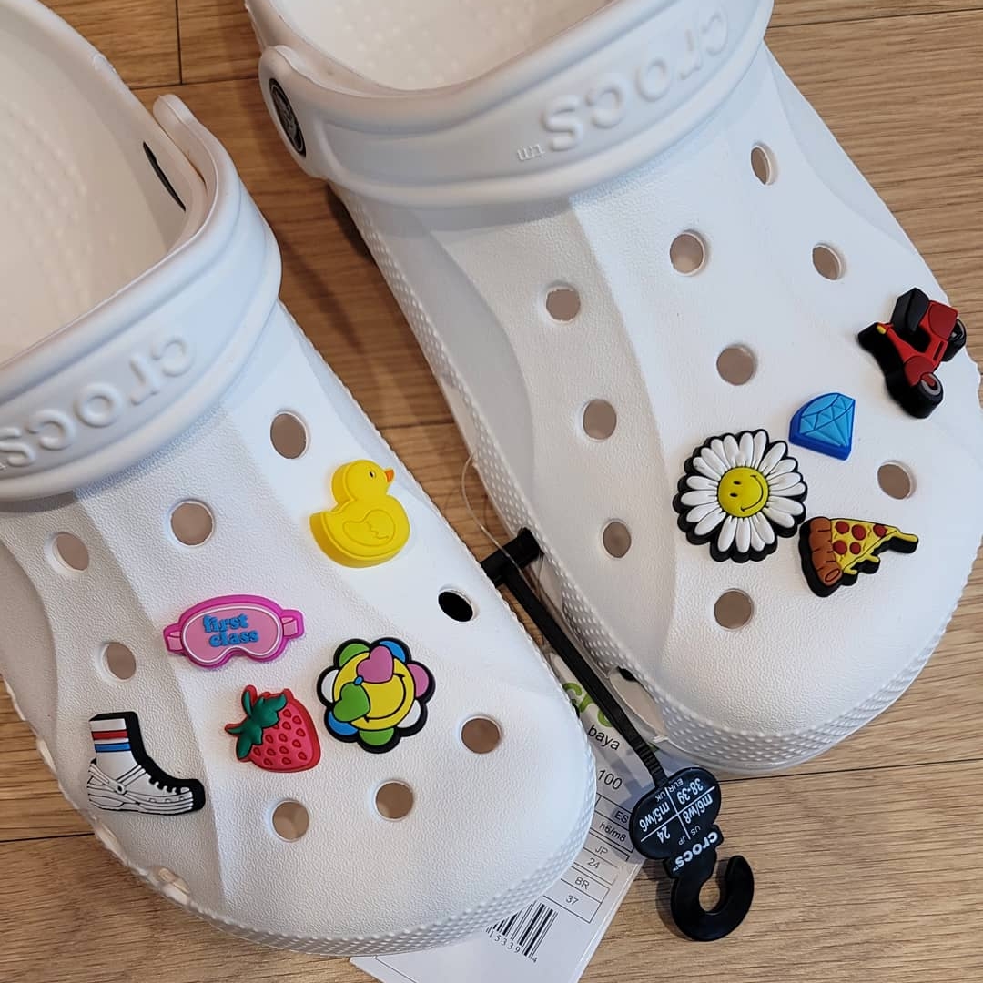 Crocs x Post Malone Duet Max Clog Electric Pink 착용 스타일