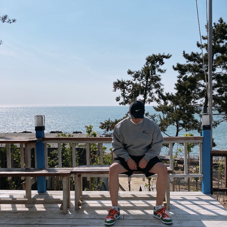 Nike x Stussy NRG BR Crew Fleece Grey, Essentials Sweatshorts Black 2020 착용 스타일