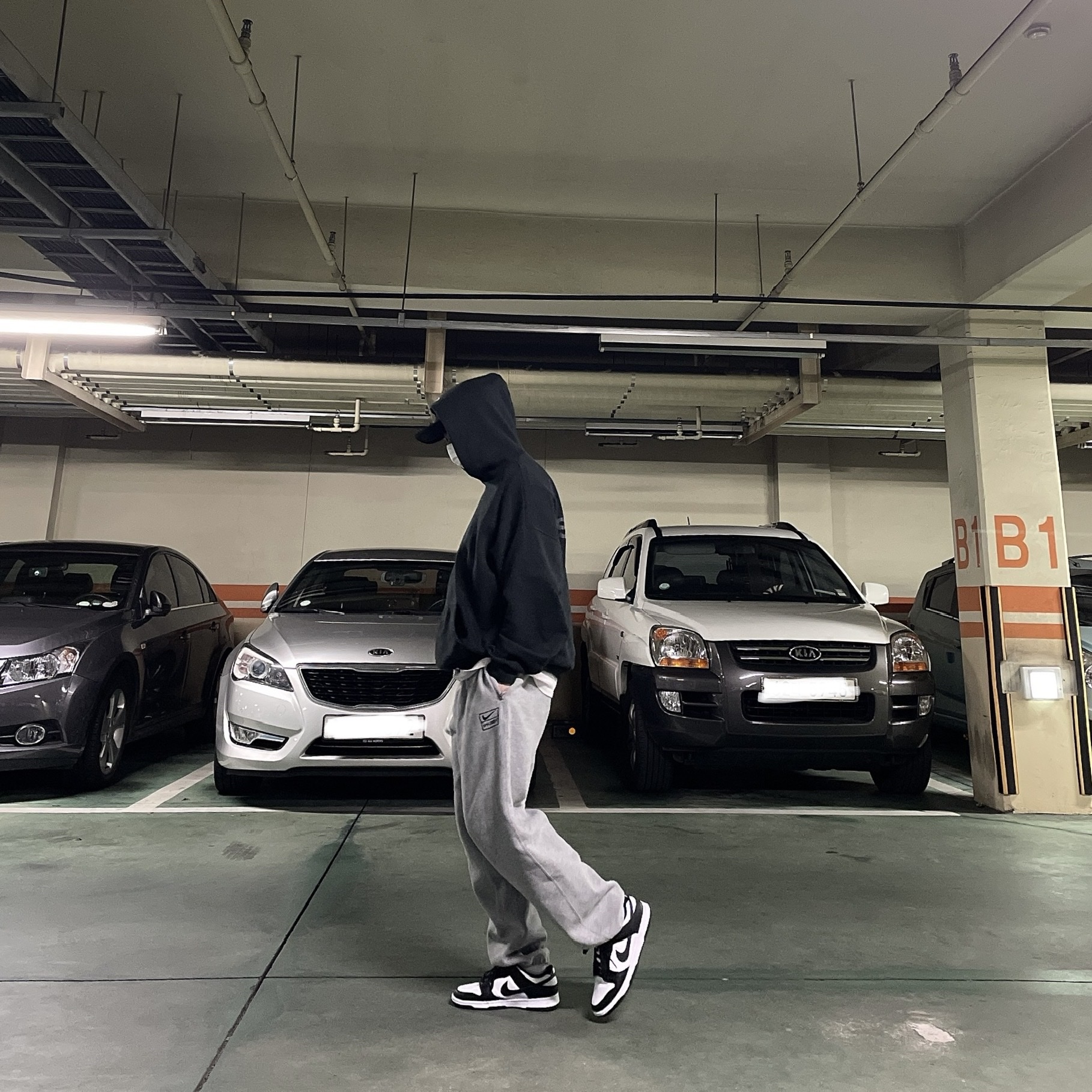 Nike Dunk Low Retro Black, Nike x Stussy NRG BR Fleece Pants Grey 착용 스타일