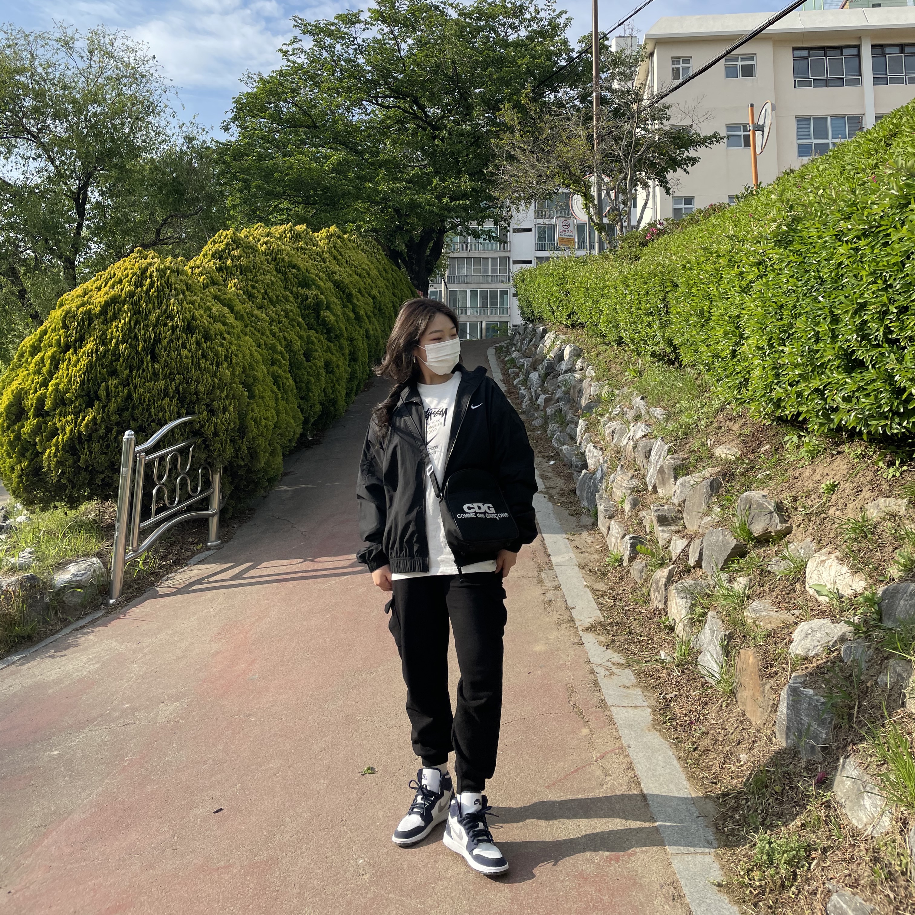 (GS) Jordan 1 Retro High OG CO.JP Midnight Navy, Nike M NRG Solo Swoosh Track Jacket Black - Asia 착용 스타일