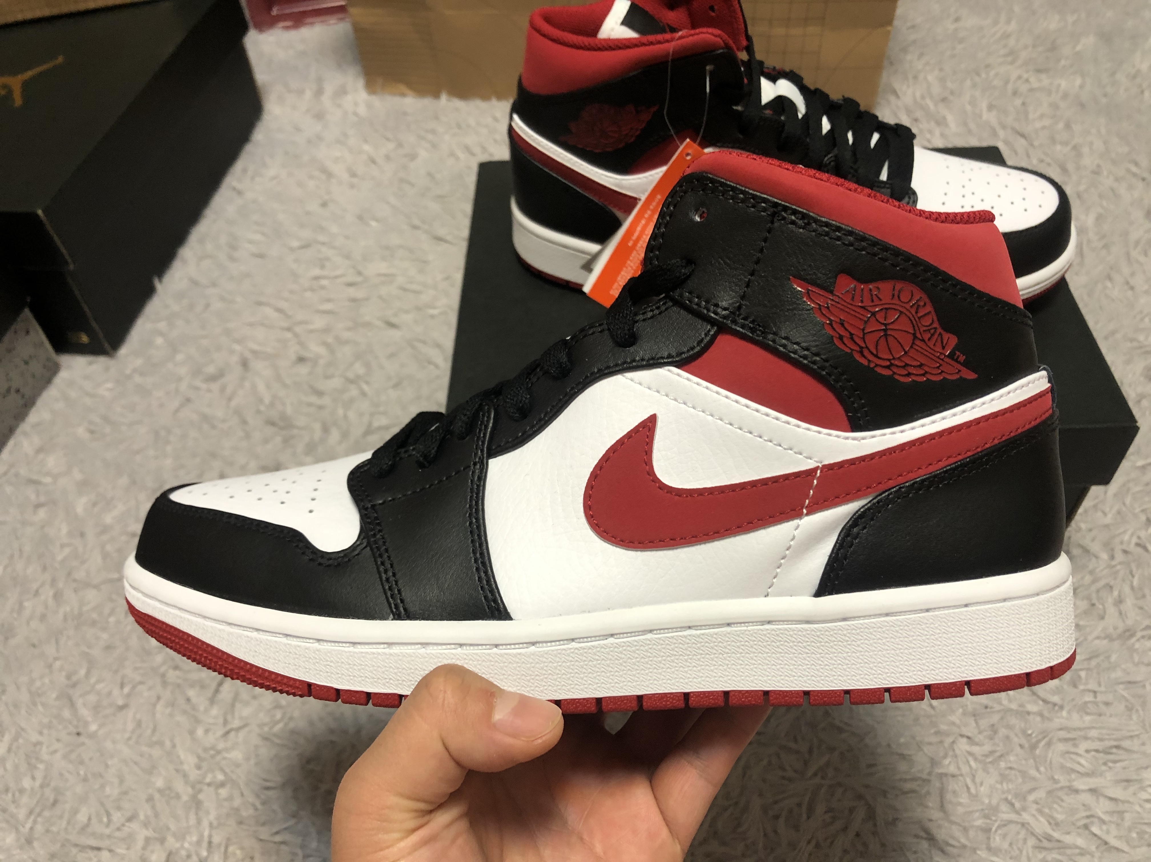 Jordan 1 Mid Gym Red Black White, (GS) Jordan 1 Mid Gym Red Black White 착용 스타일 - 2