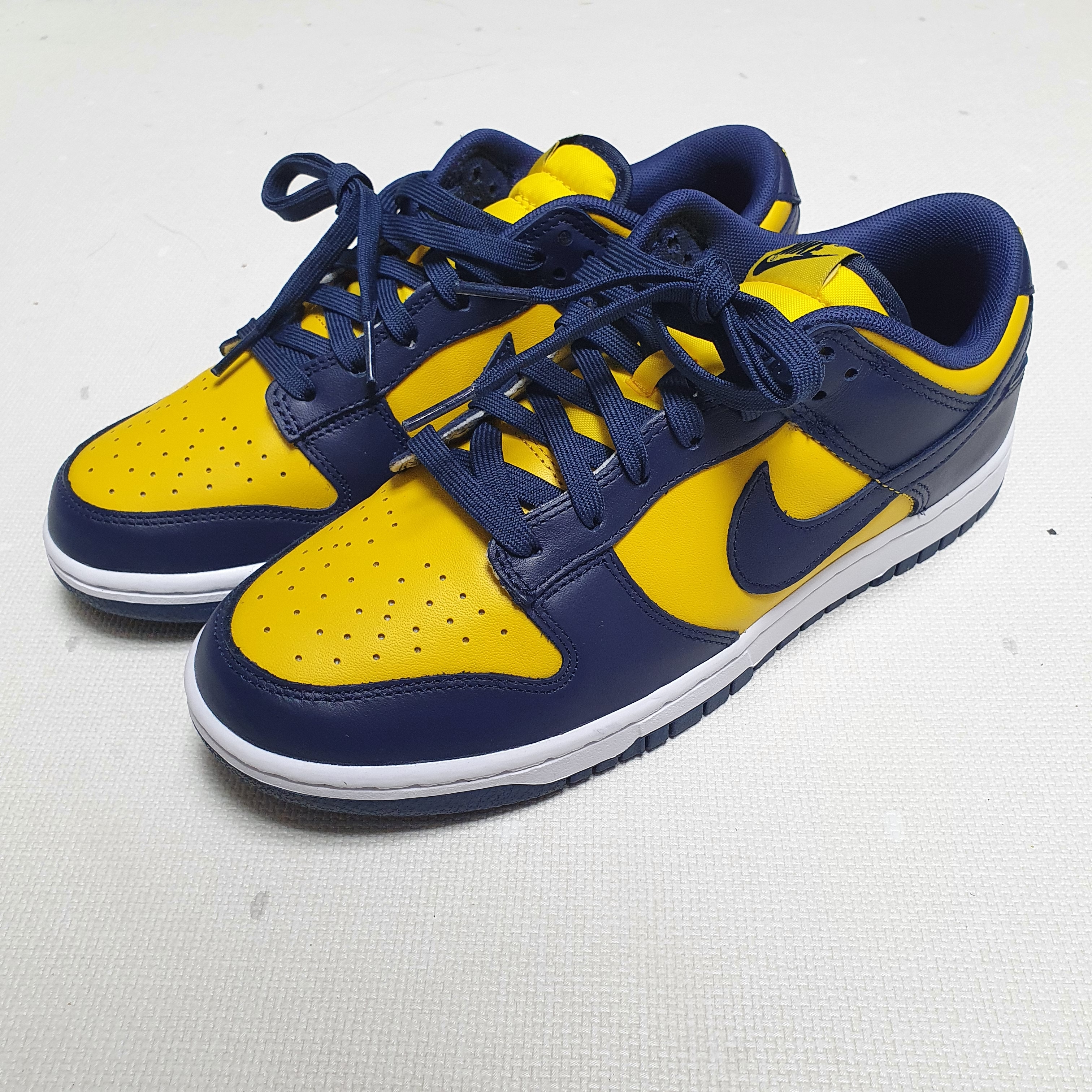 Nike Dunk Low Retro Varsity Maize 착용 스타일 - 2