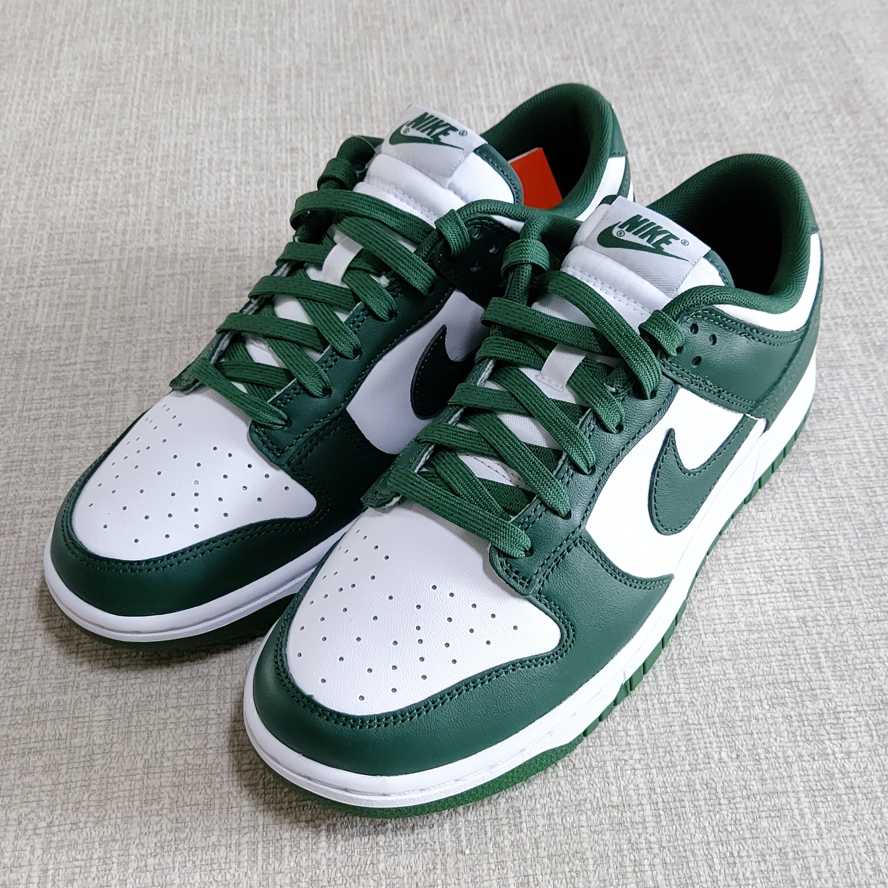 Nike Dunk Low Retro Varsity Green 착용 스타일 - 1
