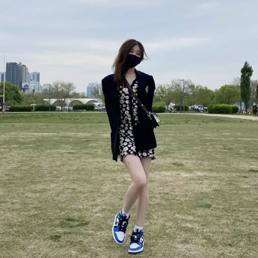 (W) Jordan 1 Mid SE Sisterhood 착용 스타일 - 3
