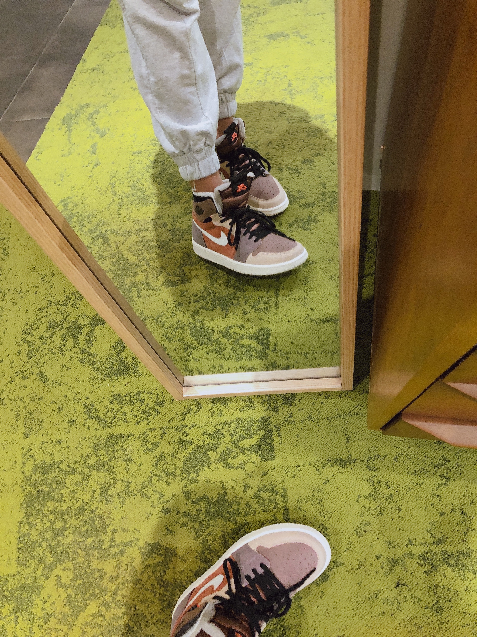 (W) Jordan 1 Zoom Air CMFT Rust 착용 스타일 - 2