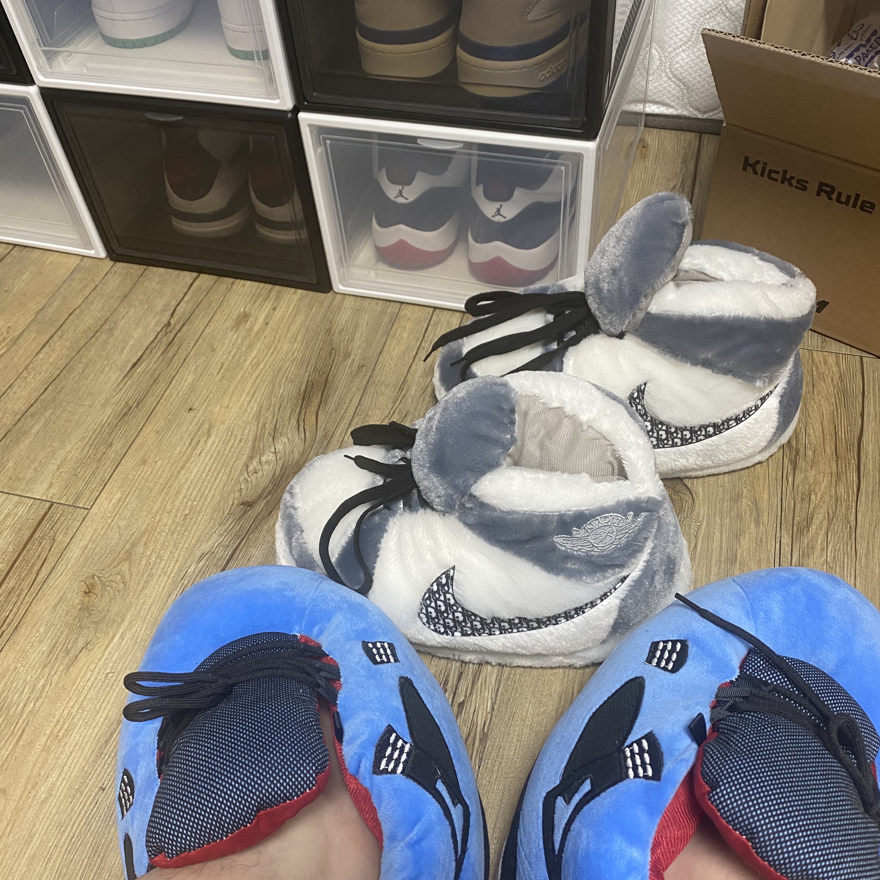 Jordan 1 x Dior High OG, Jordan 4 x Travis Scott Retro Cactus Jack 착용 스타일