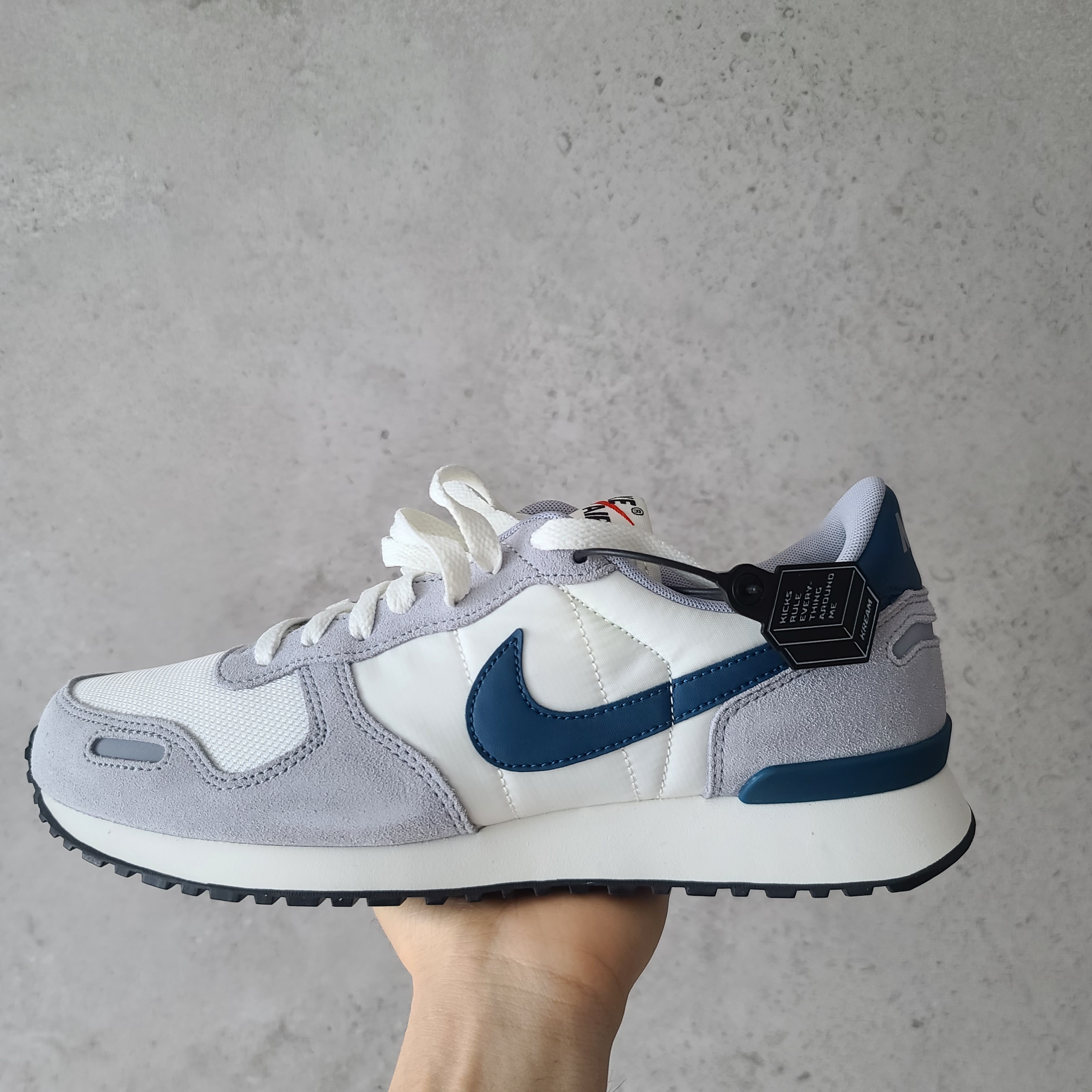 Nike Air Vortex Wolf Grey Blue Force 착용 스타일