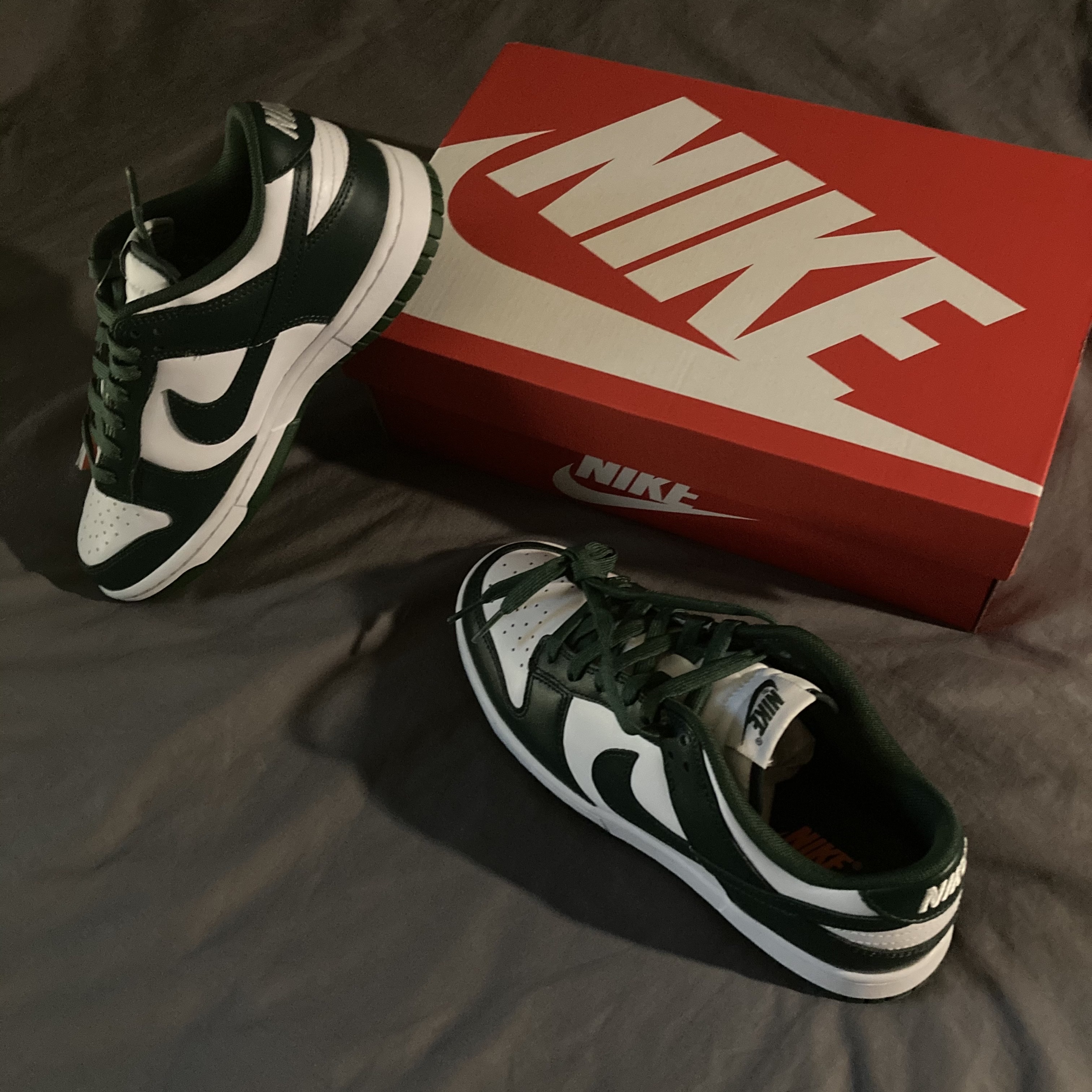 Nike Dunk Low Retro Varsity Green 착용 스타일