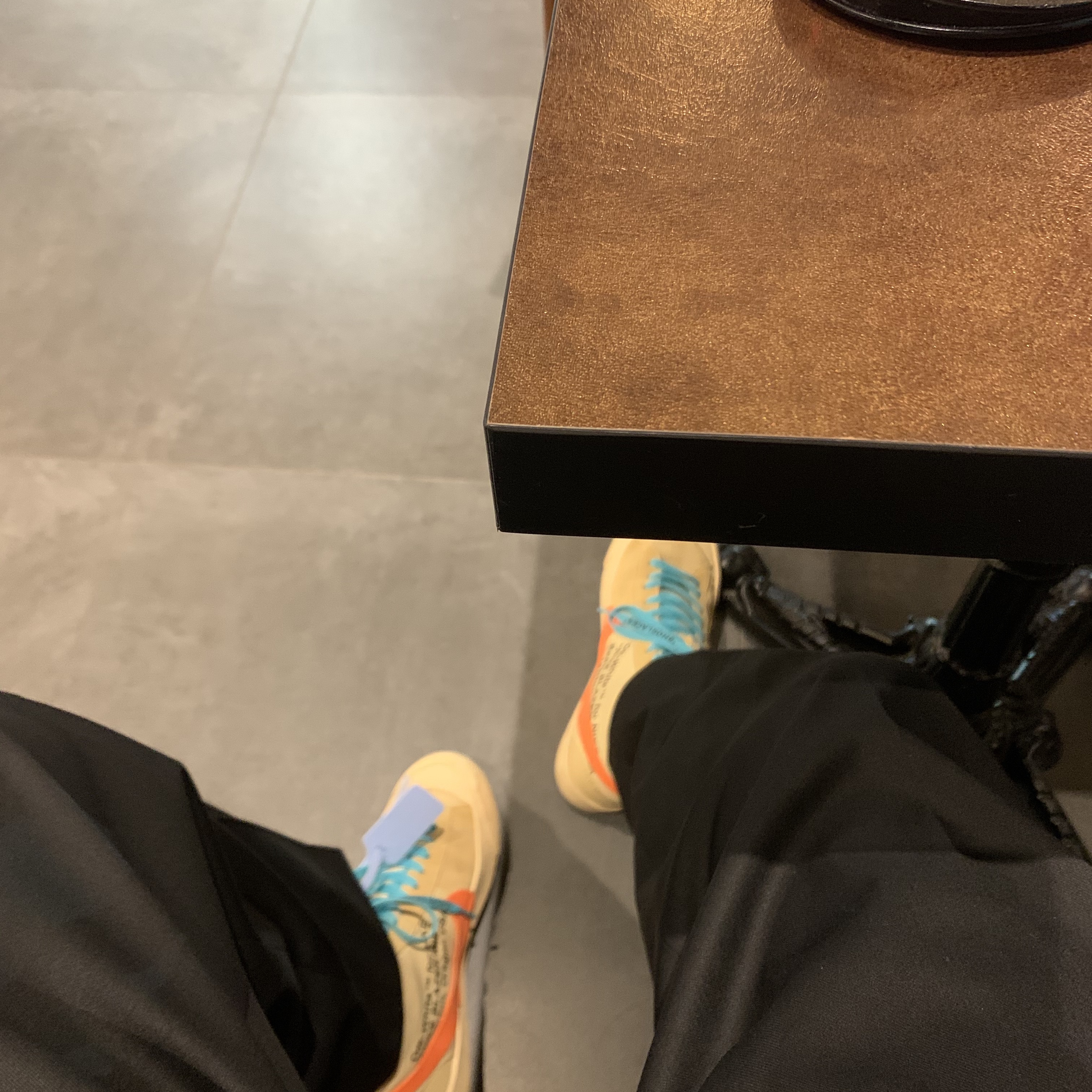 Nike x Off-White Blazer Mid Off-White All Hallow's Eve 착용 스타일